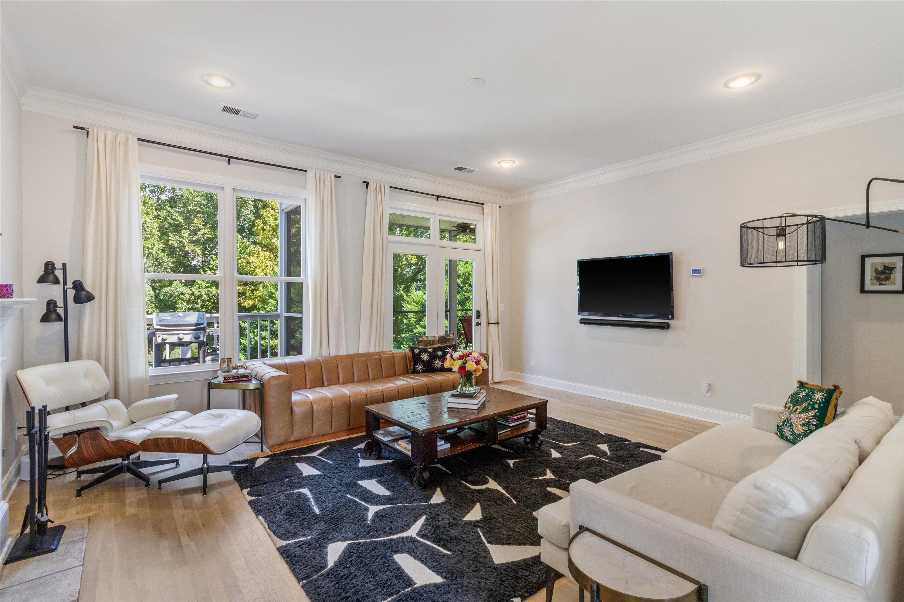 954 RIVER LANDING DR