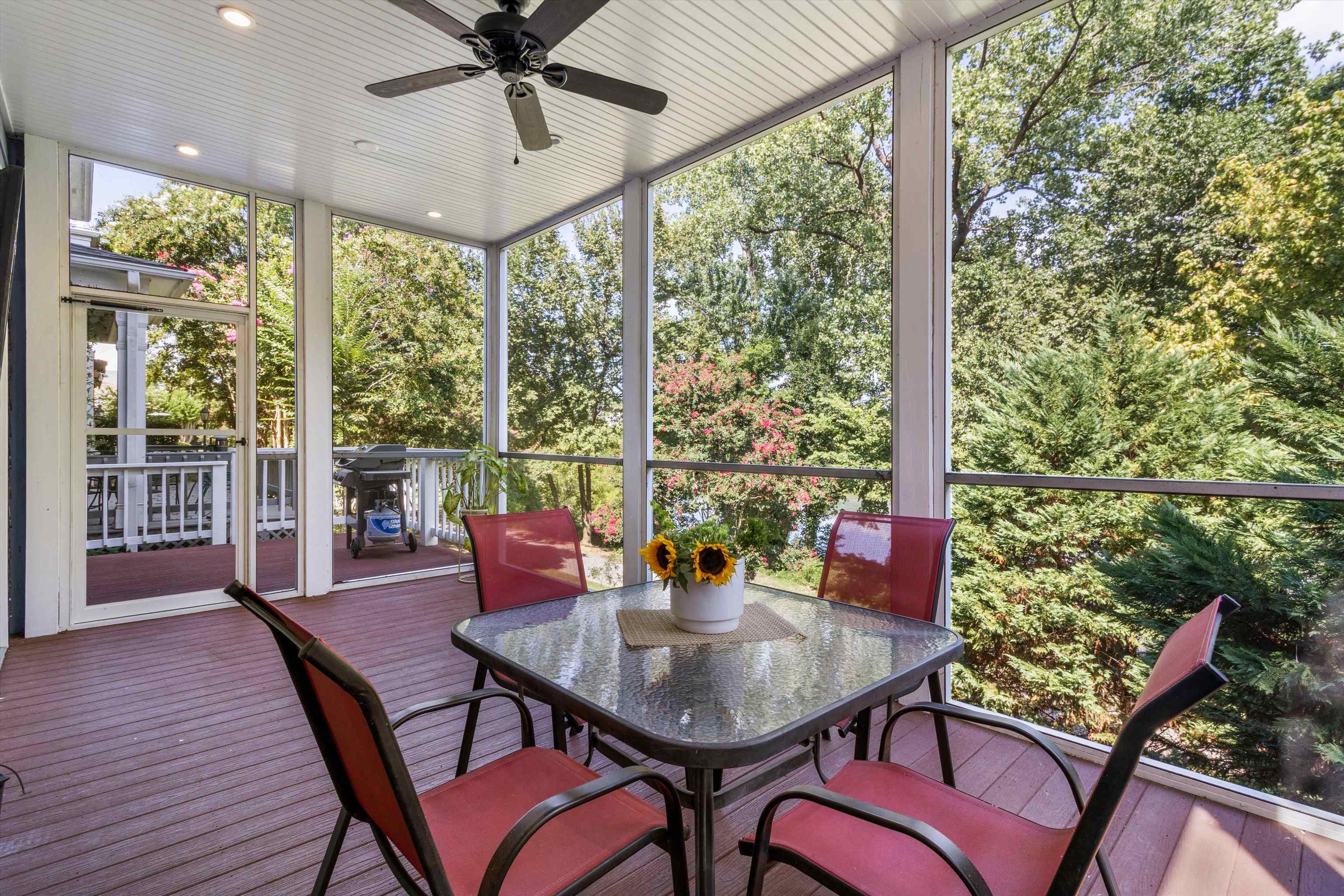 954 RIVER LANDING DR