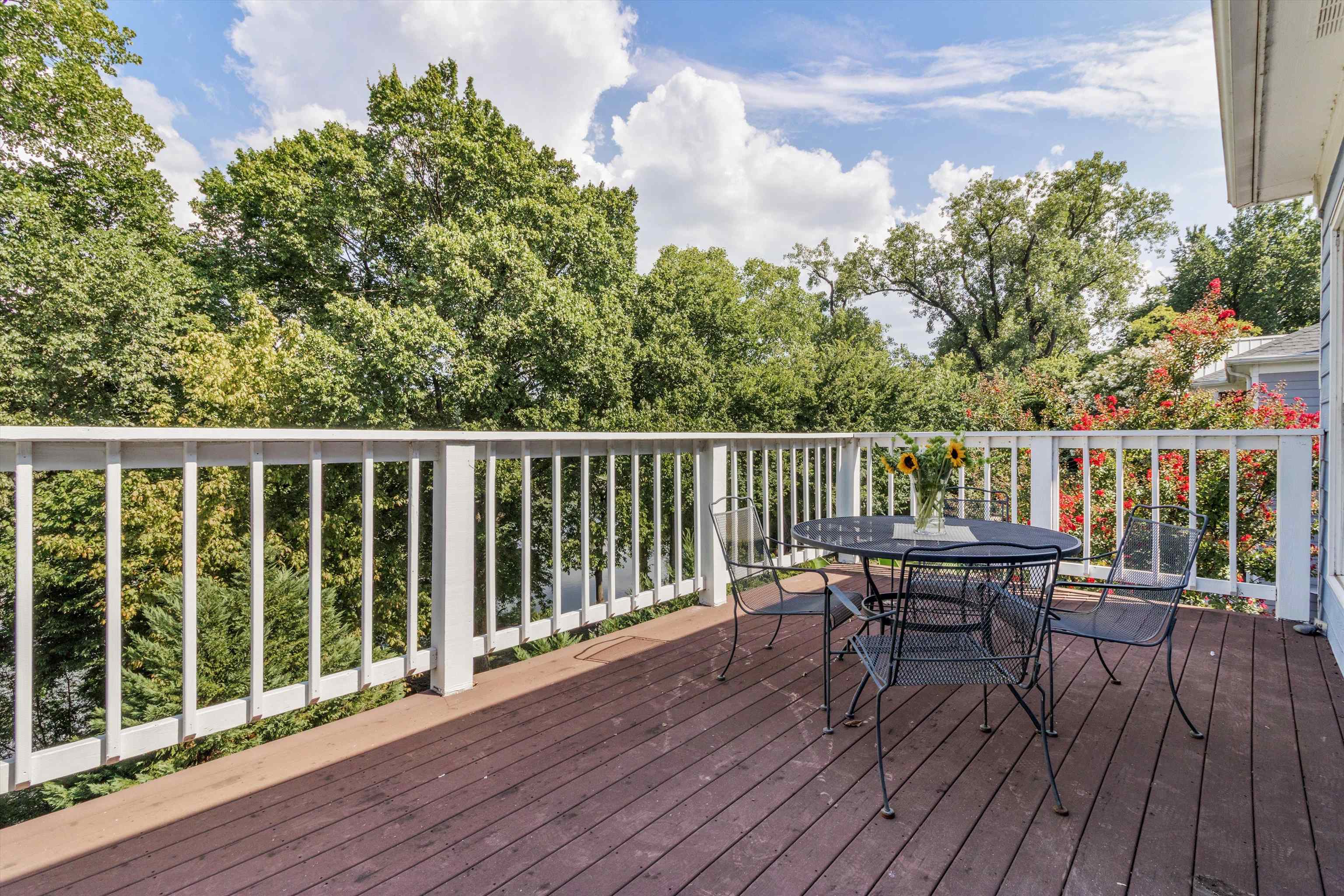 954 RIVER LANDING DR