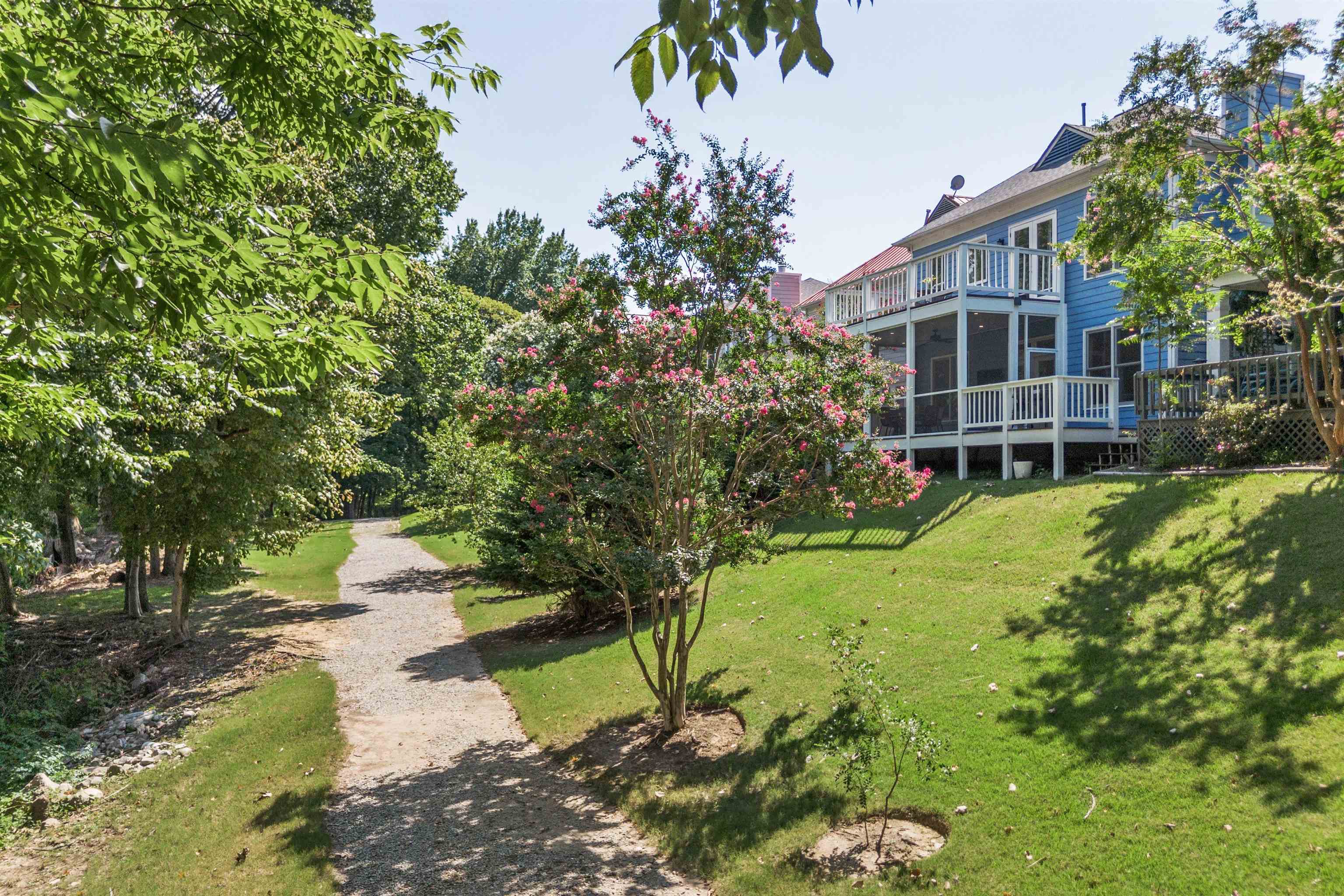 954 RIVER LANDING DR