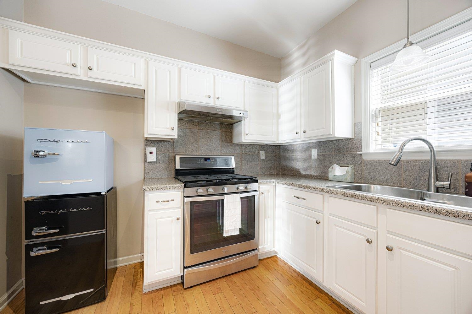 1390 ISLAND SHORE DR