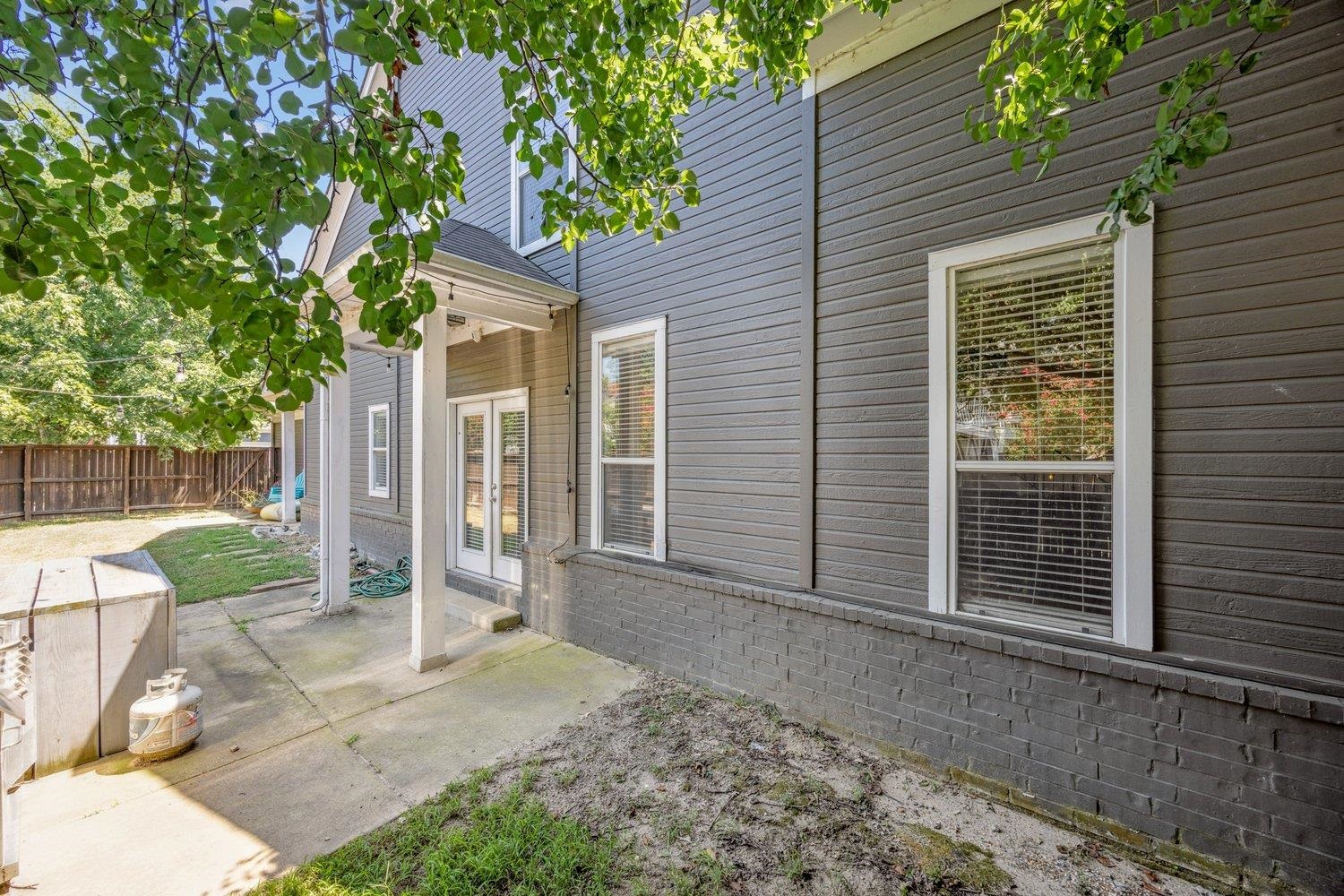 1390 ISLAND SHORE DR