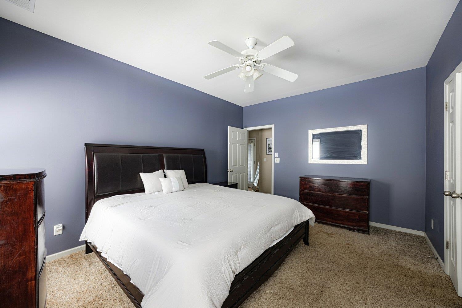 1390 ISLAND SHORE DR