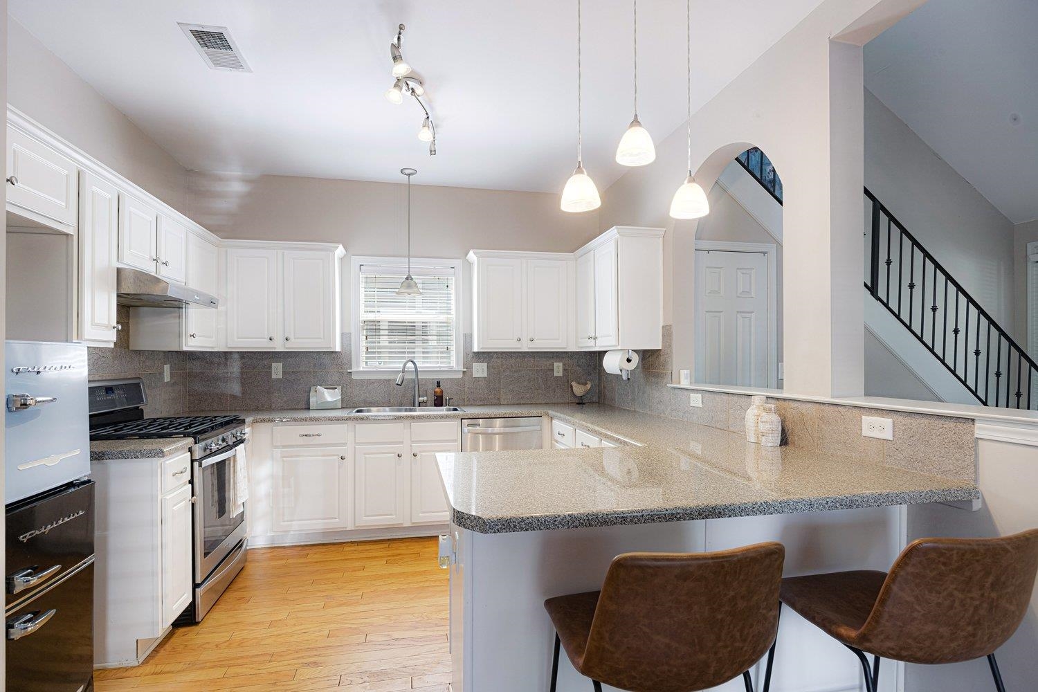 1390 ISLAND SHORE DR