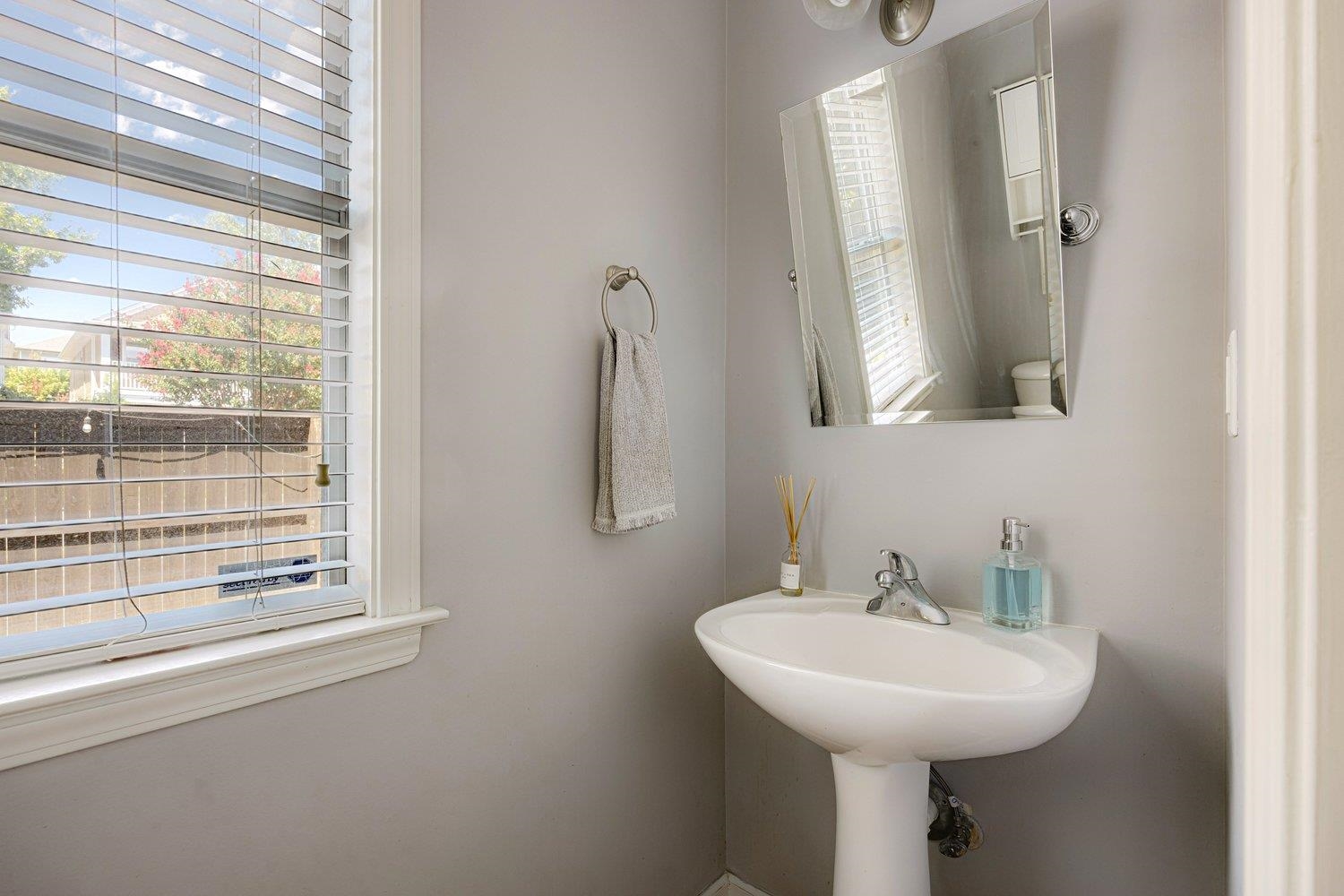 1390 ISLAND SHORE DR