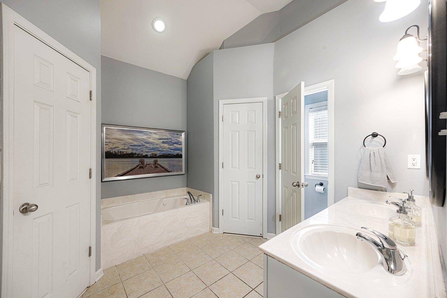 1390 ISLAND SHORE DR