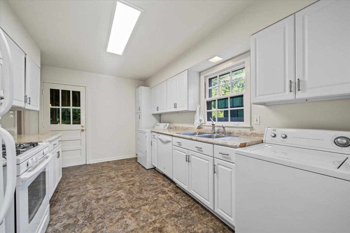 435 FAIRFIELD CIR