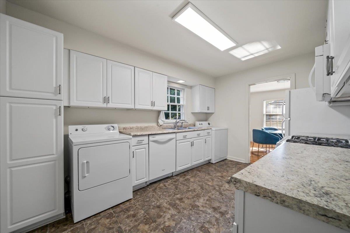 435 FAIRFIELD CIR