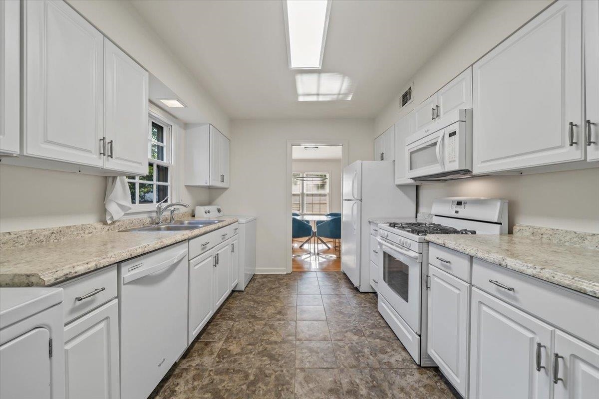 435 FAIRFIELD CIR