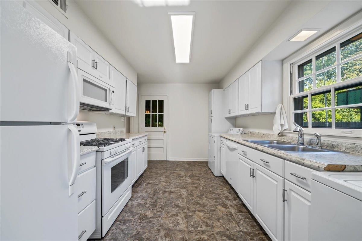 435 FAIRFIELD CIR