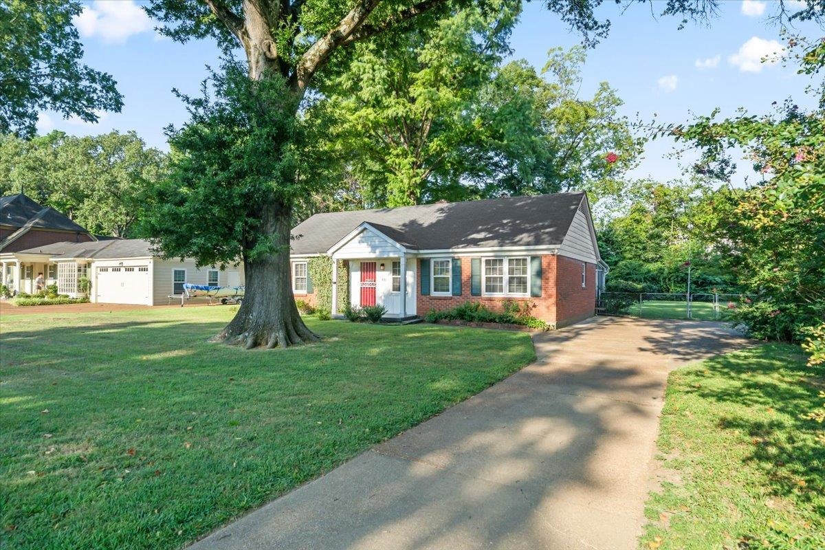 435 FAIRFIELD CIR
