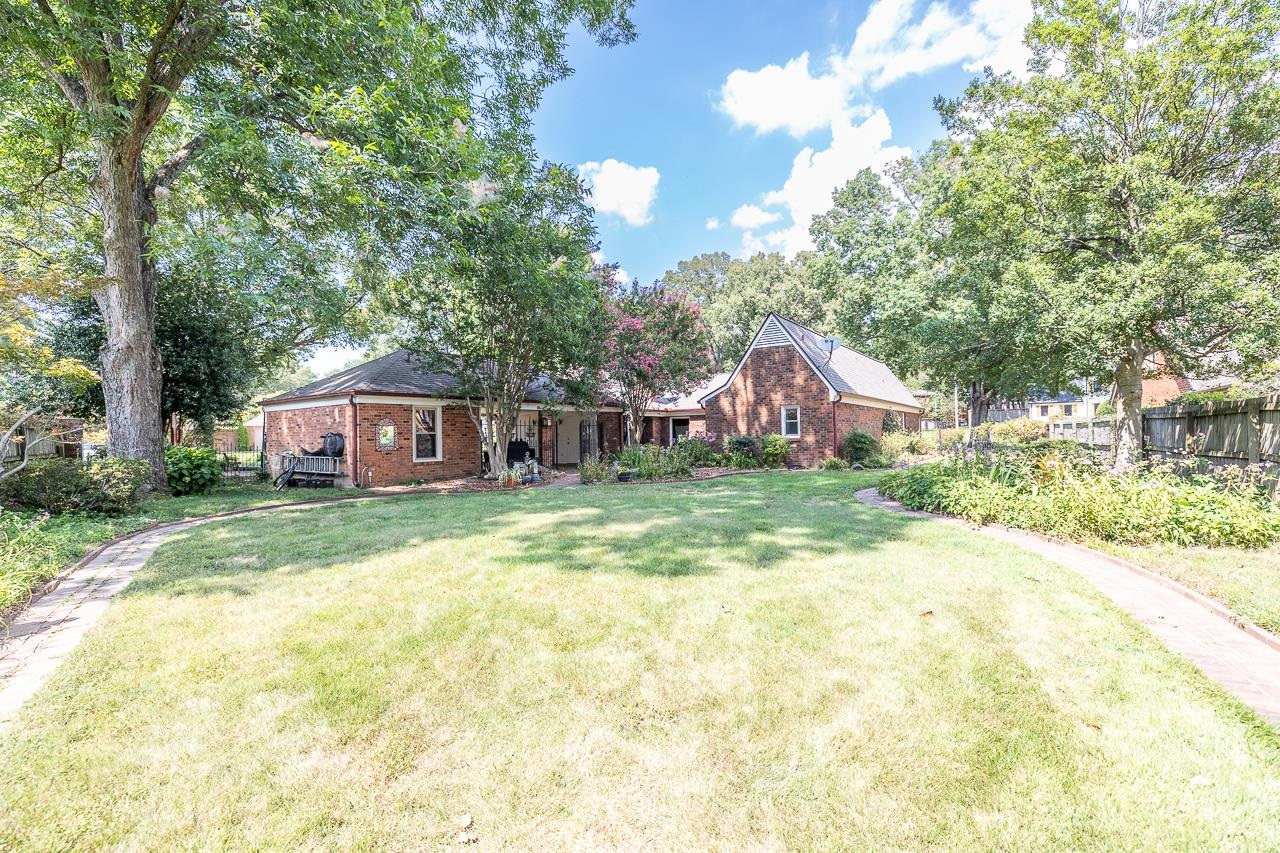 2093 HICKORY CREST DR