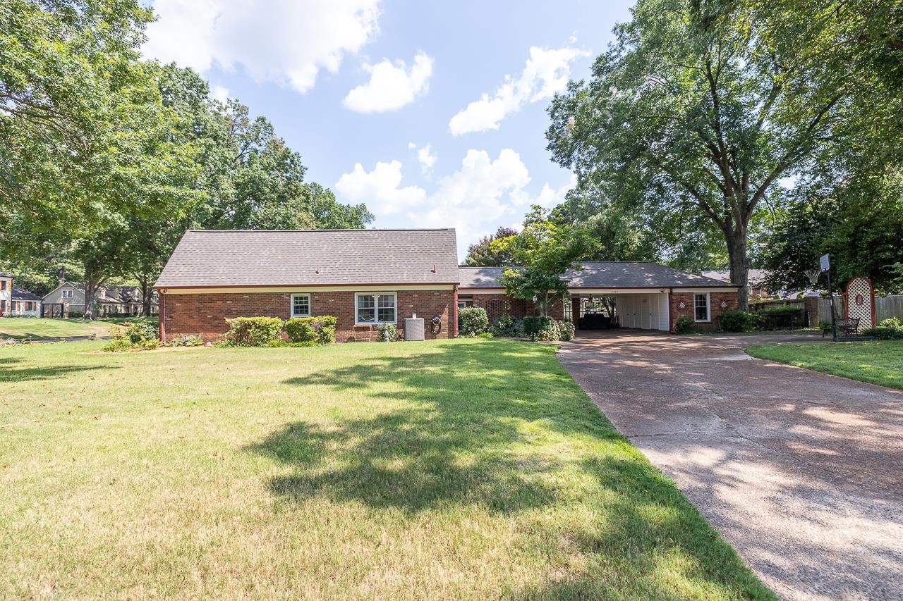 2093 HICKORY CREST DR