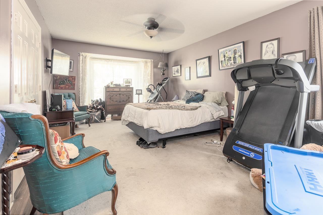 2093 HICKORY CREST DR