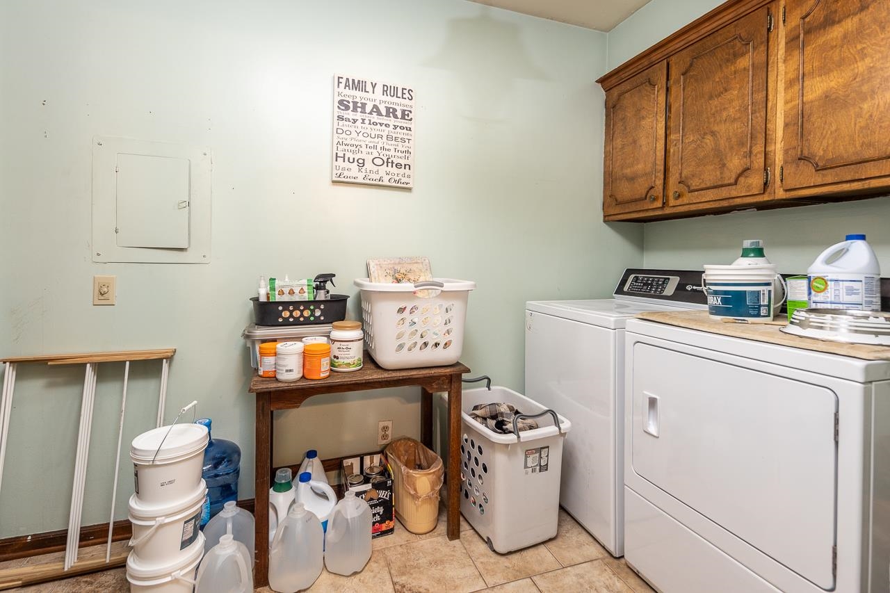 2093 HICKORY CREST DR