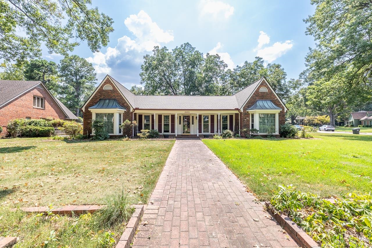 2093 HICKORY CREST DR