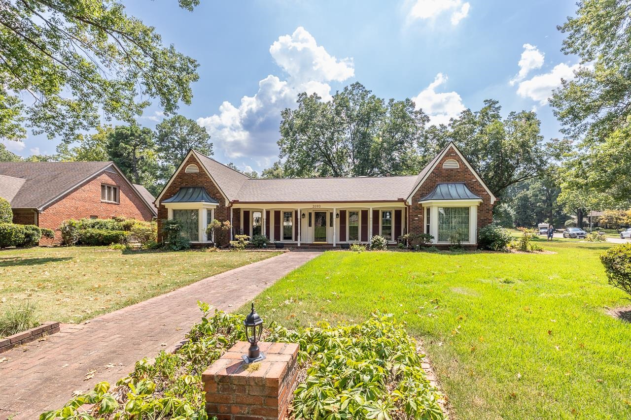 2093 HICKORY CREST DR