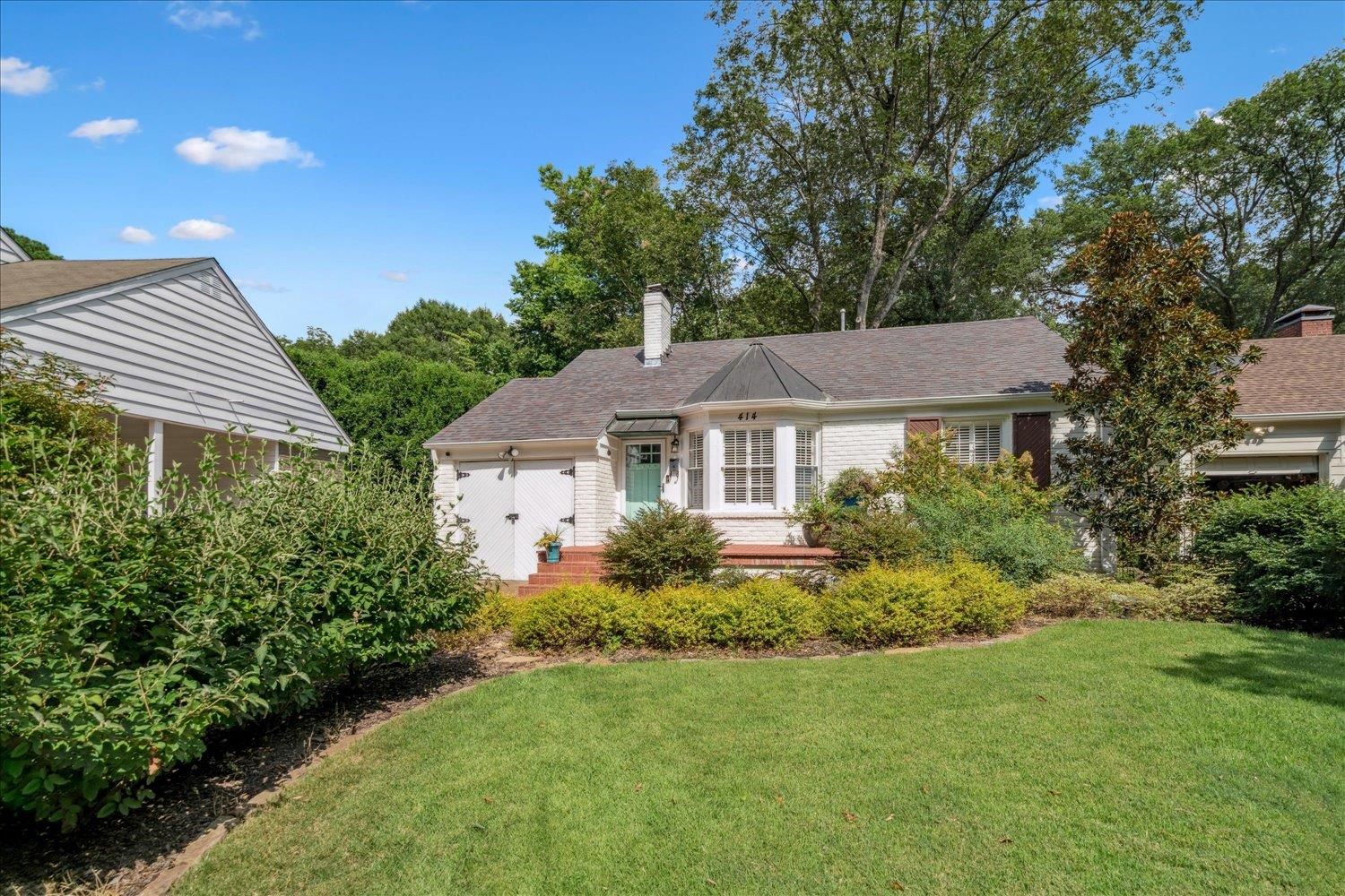 414 HOLMES CIR