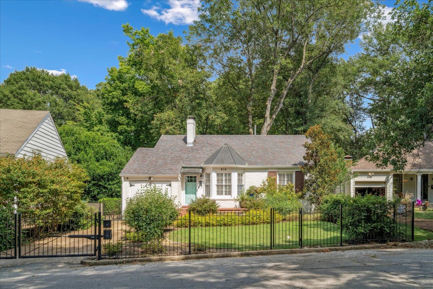 414 HOLMES CIR