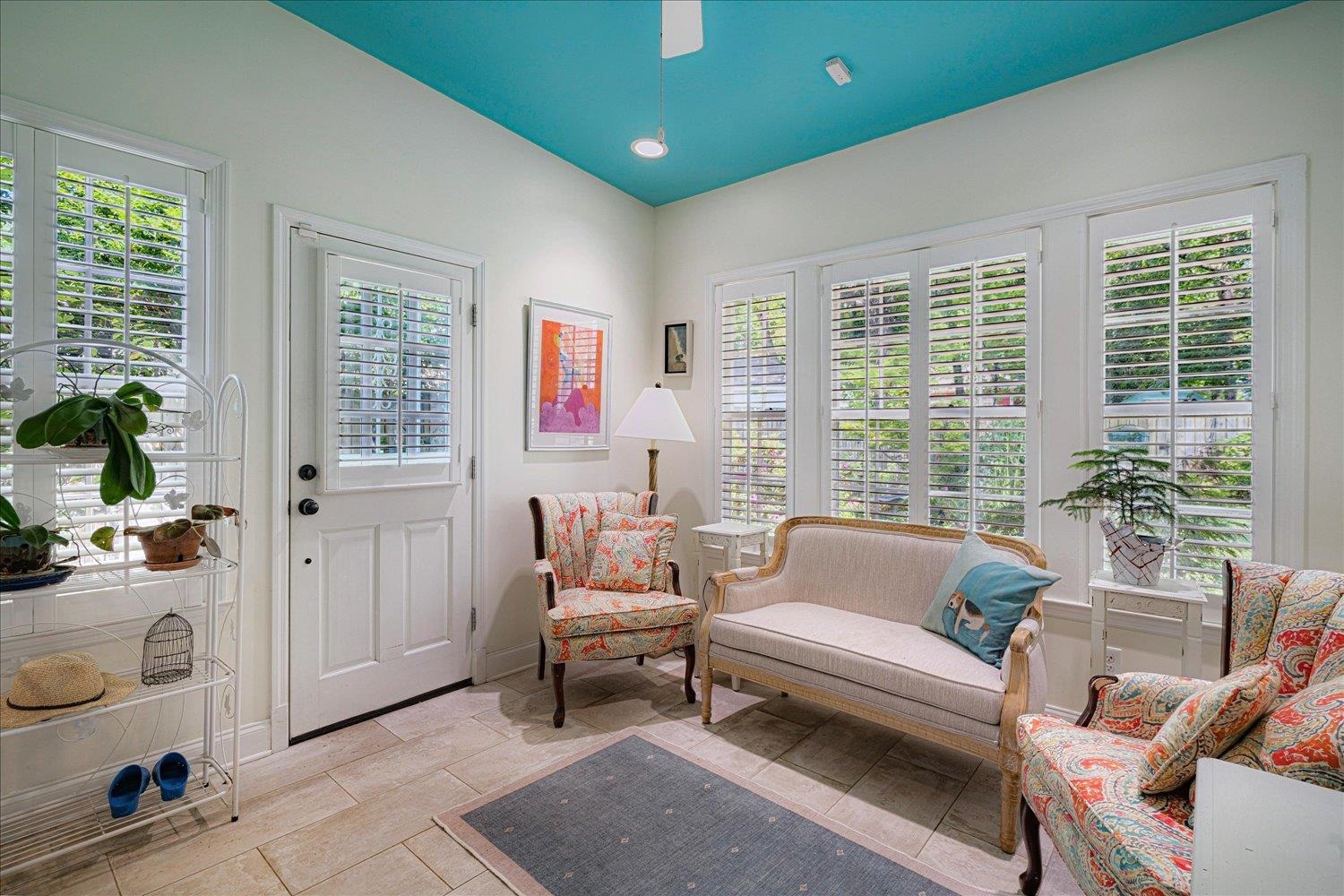 414 HOLMES CIR