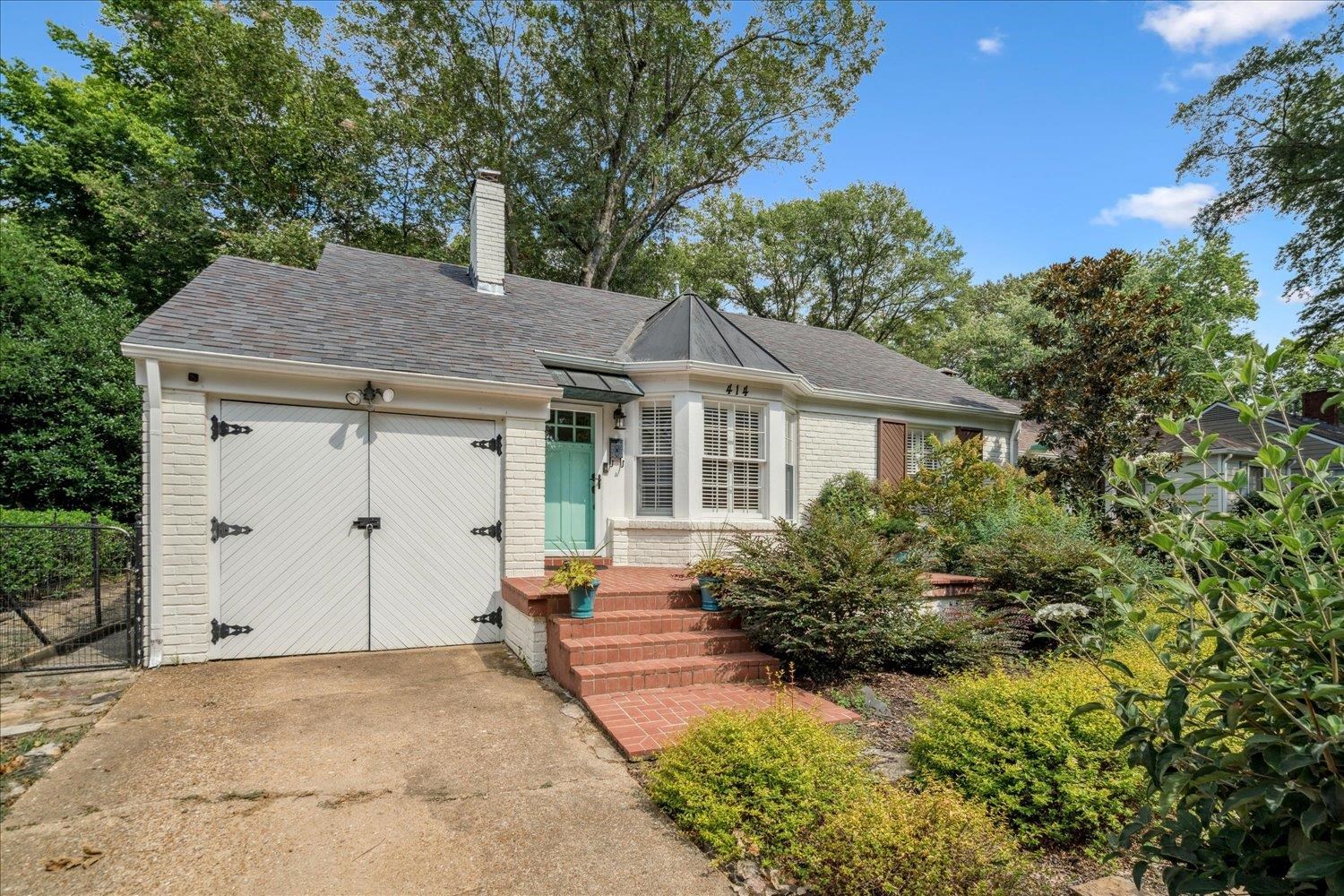 414 HOLMES CIR