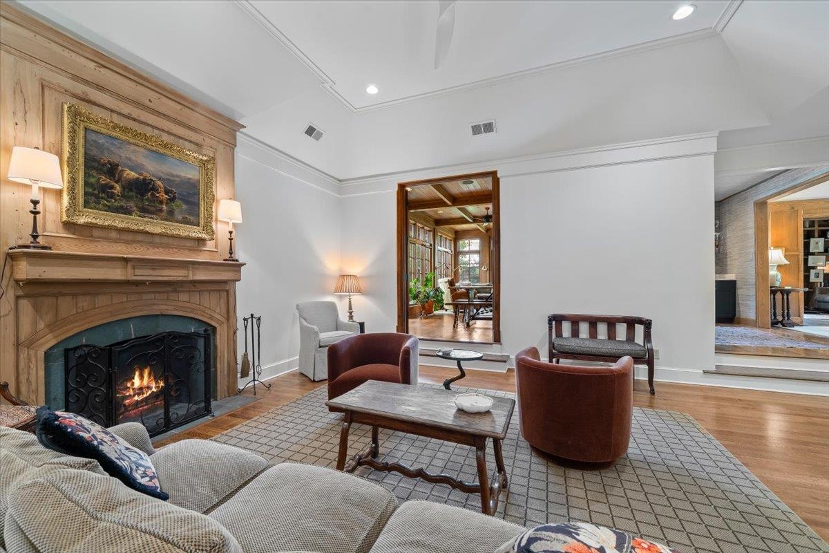 2917 NATCHEZ LN