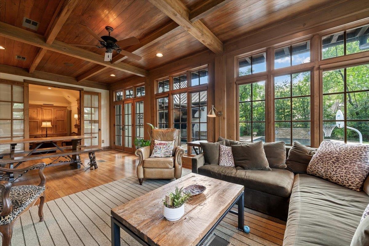 2917 NATCHEZ LN