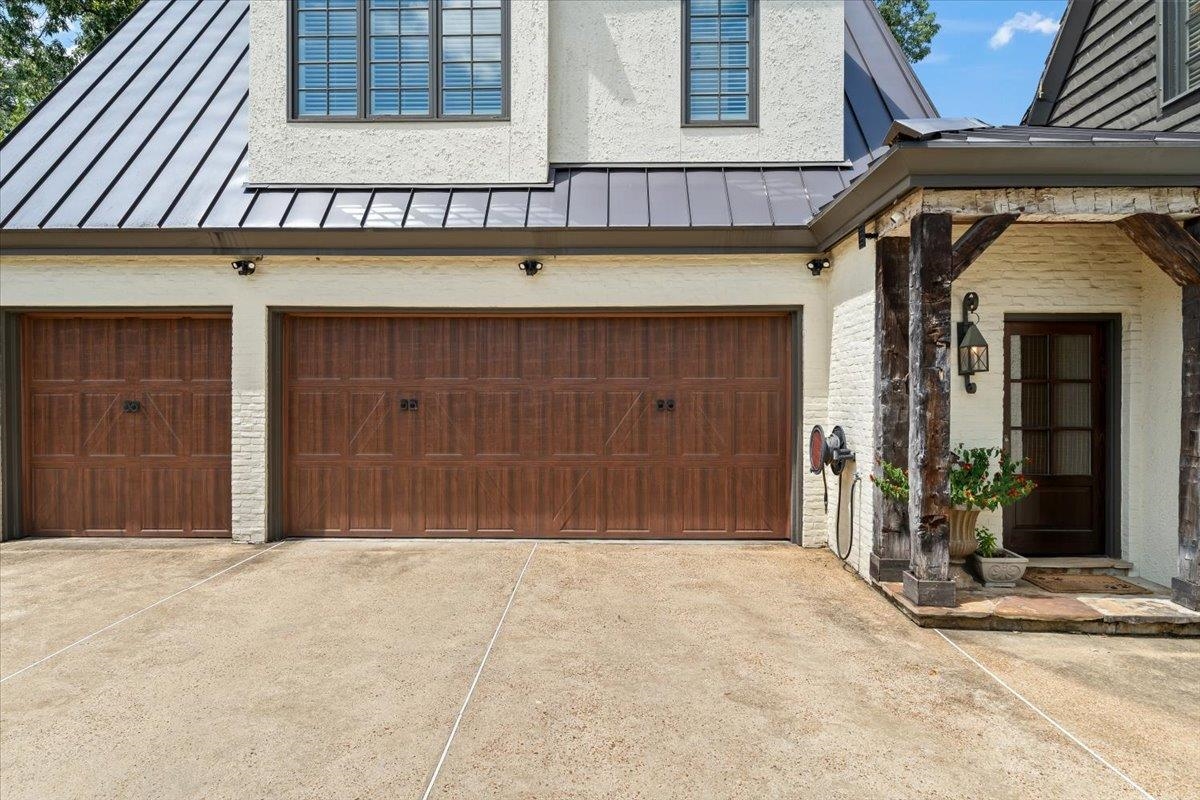 2917 NATCHEZ LN