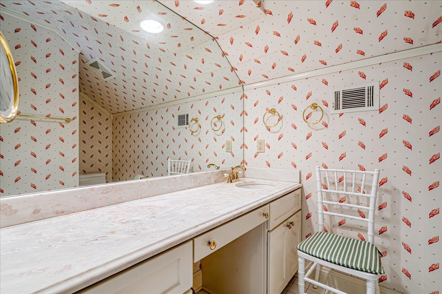 4018 BARONNE WAY Unit: 44