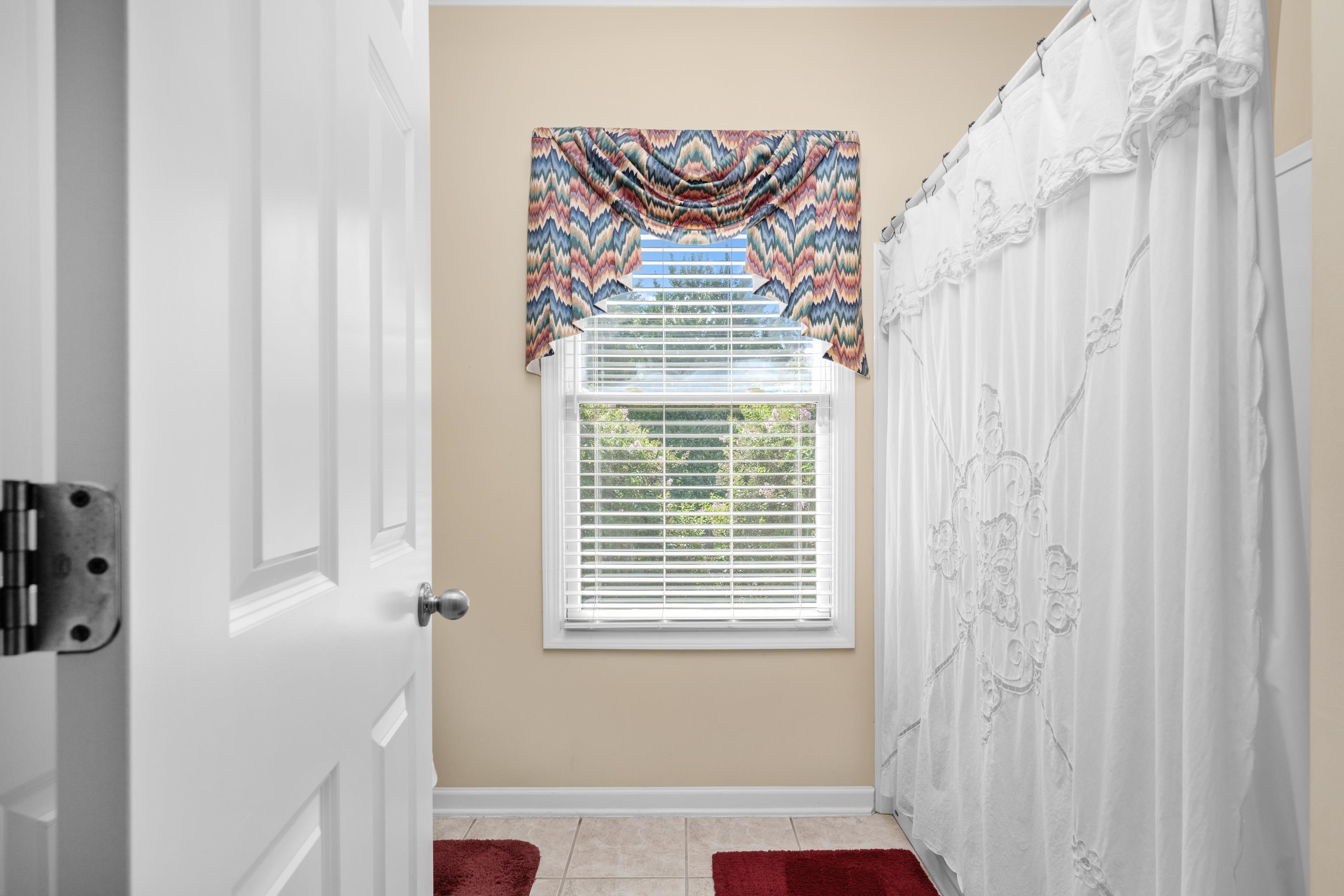 192 N WHITE STATION RD