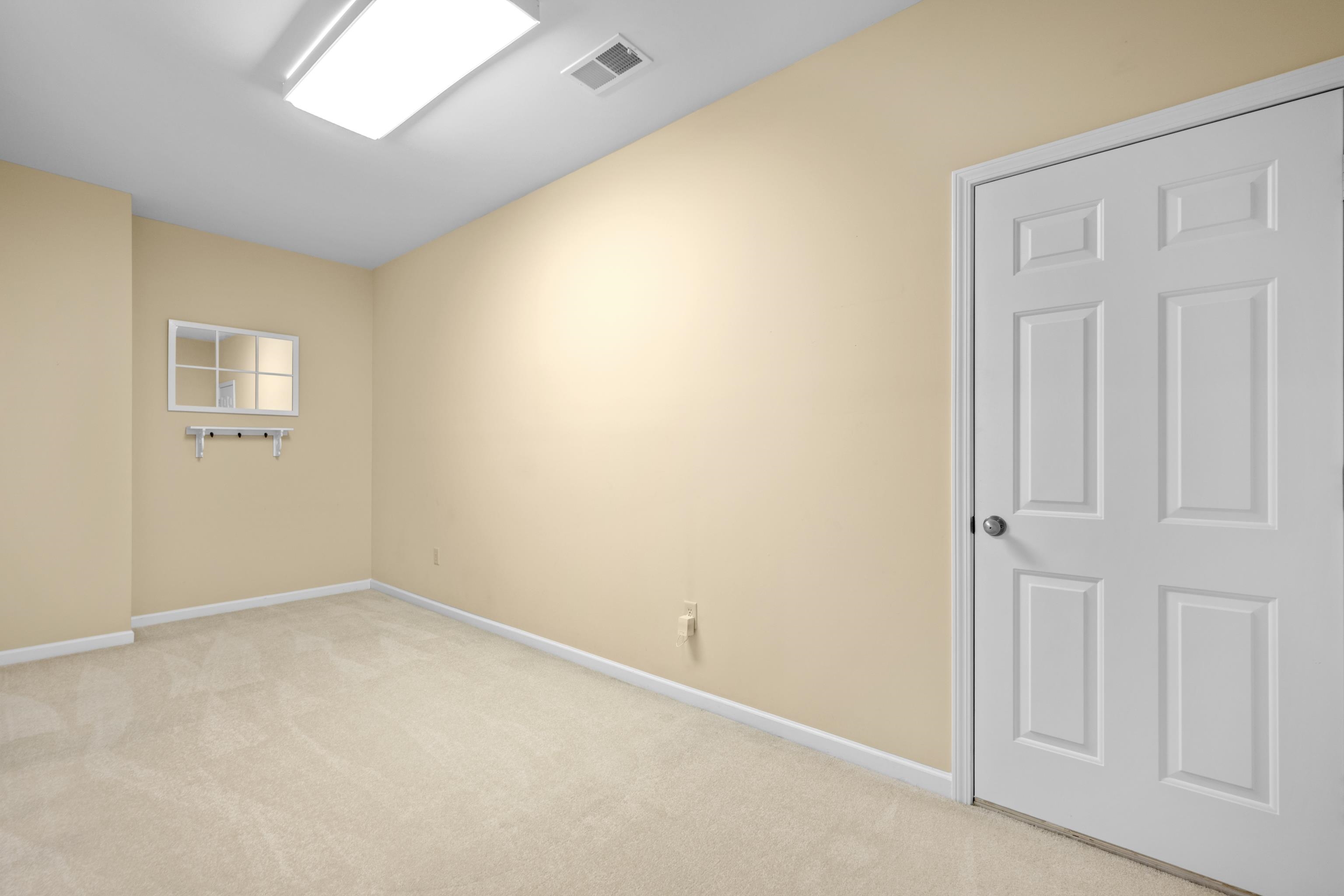 192 N WHITE STATION RD