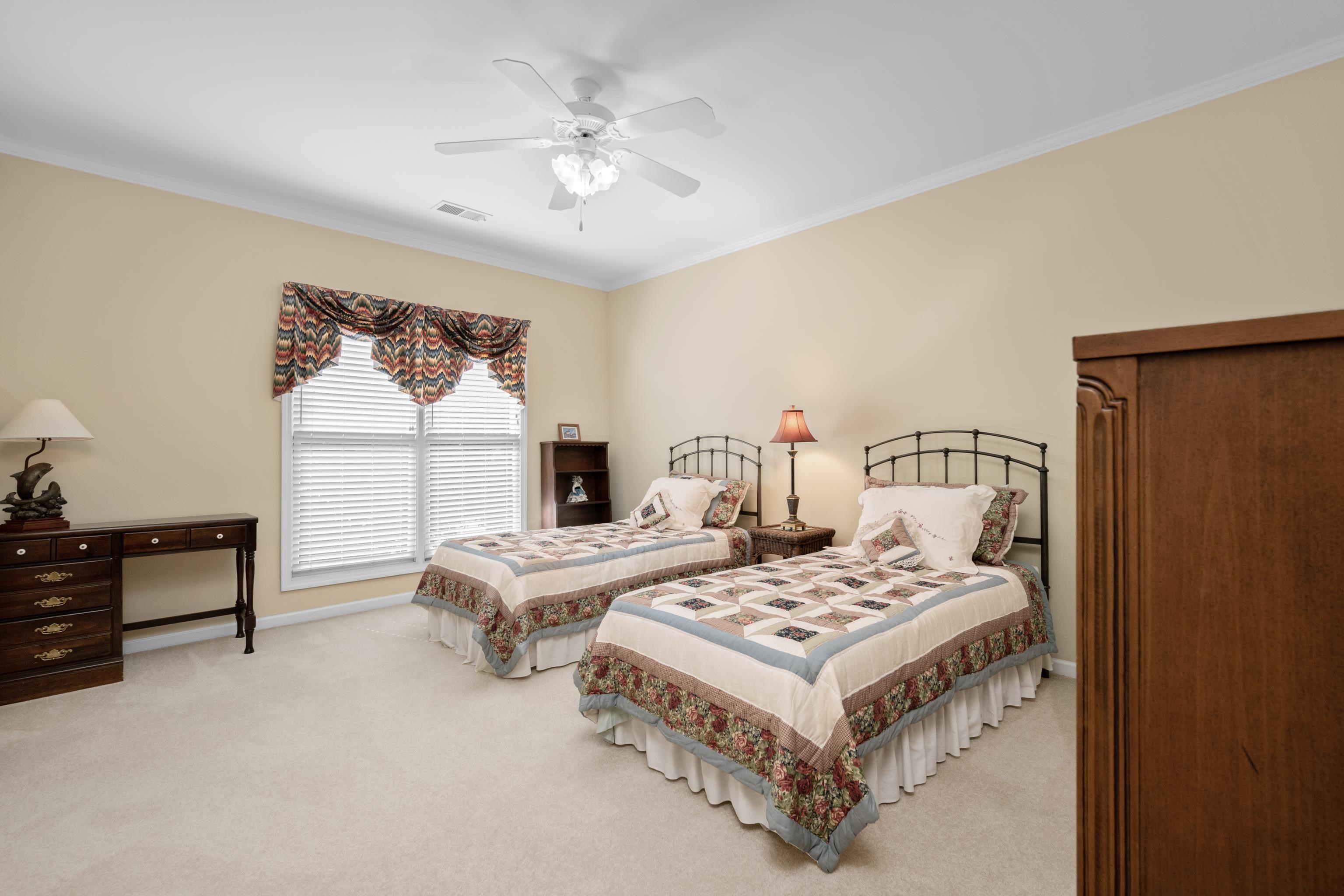 192 N WHITE STATION RD