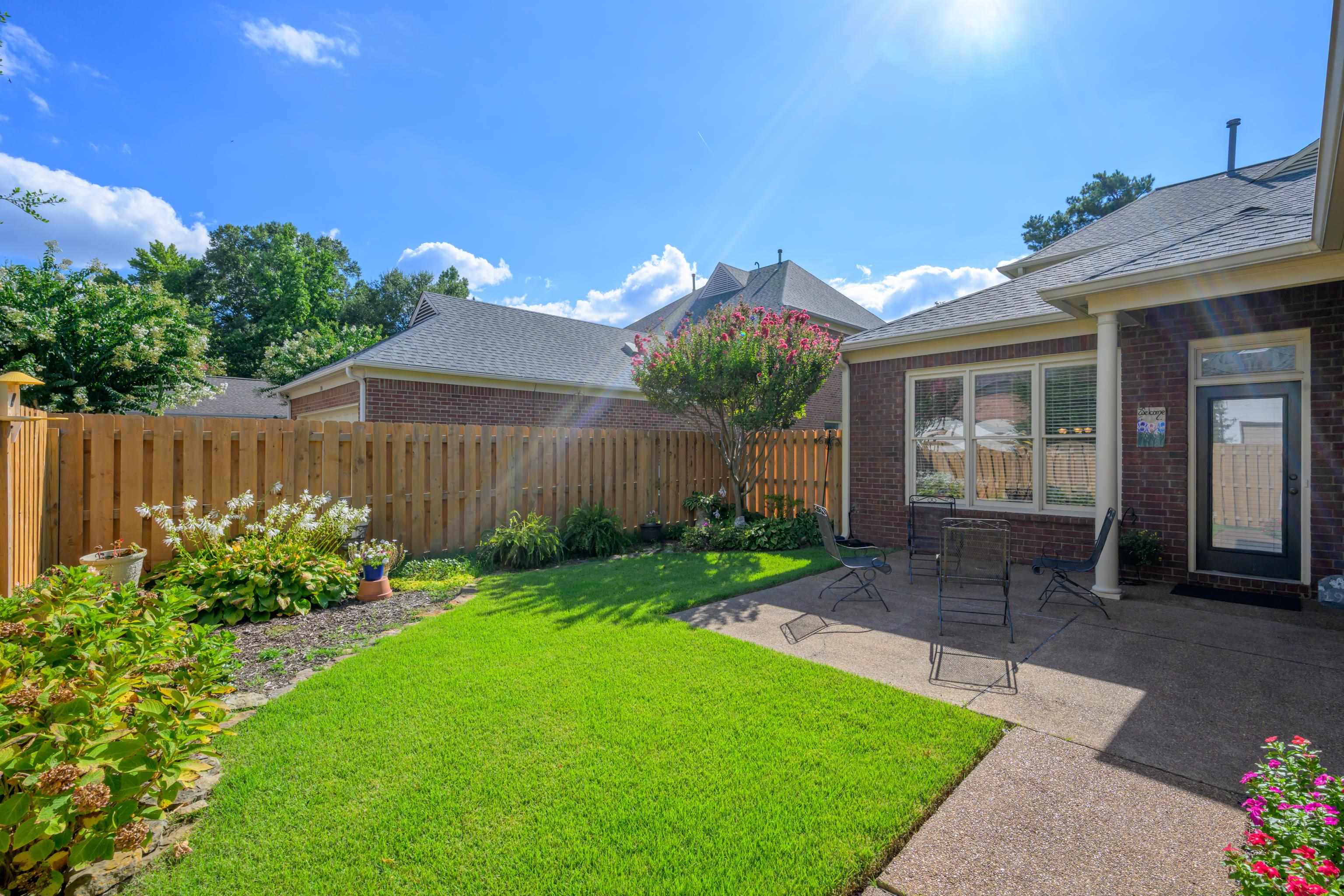 192 N WHITE STATION RD