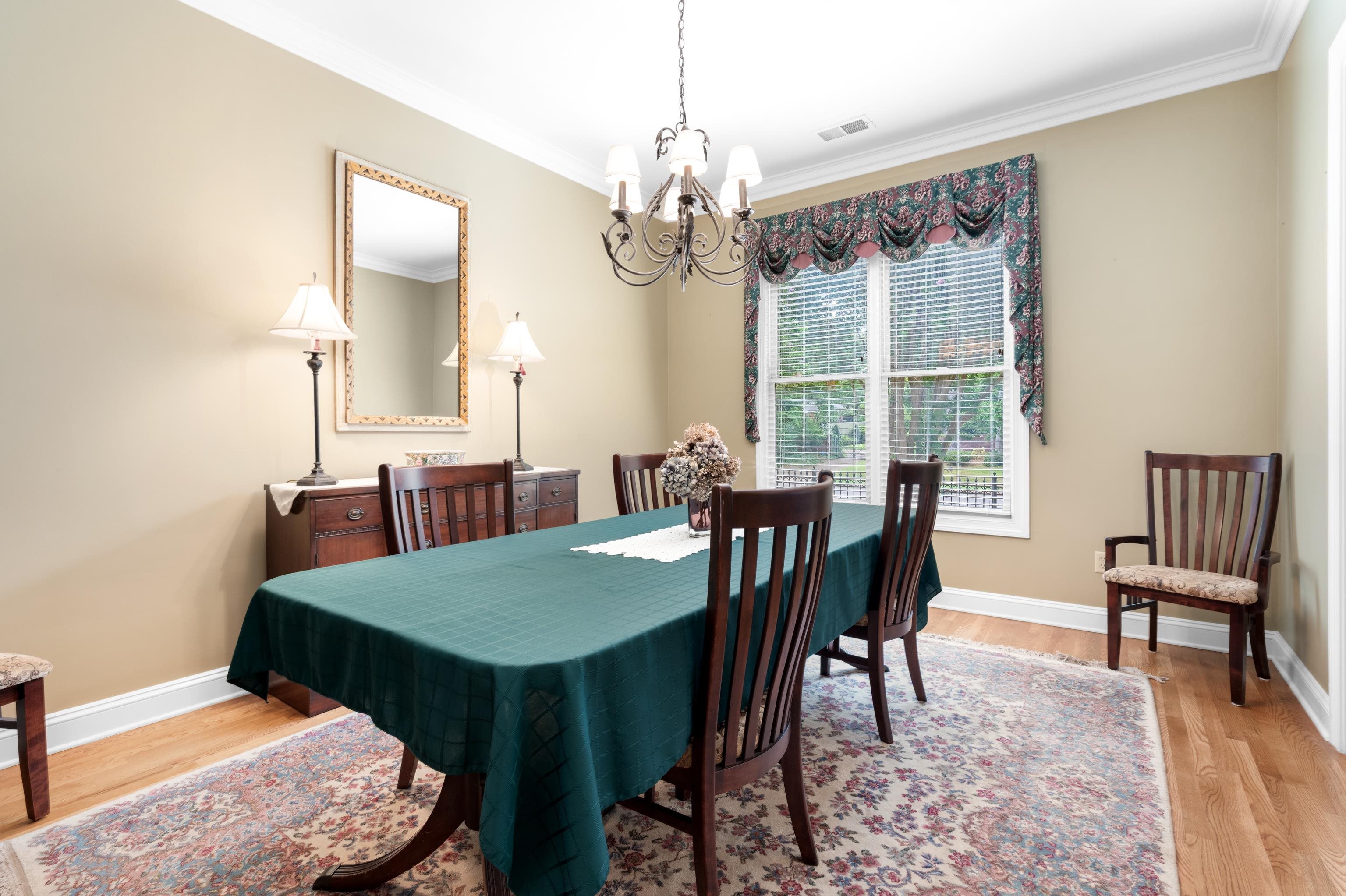 192 N WHITE STATION RD