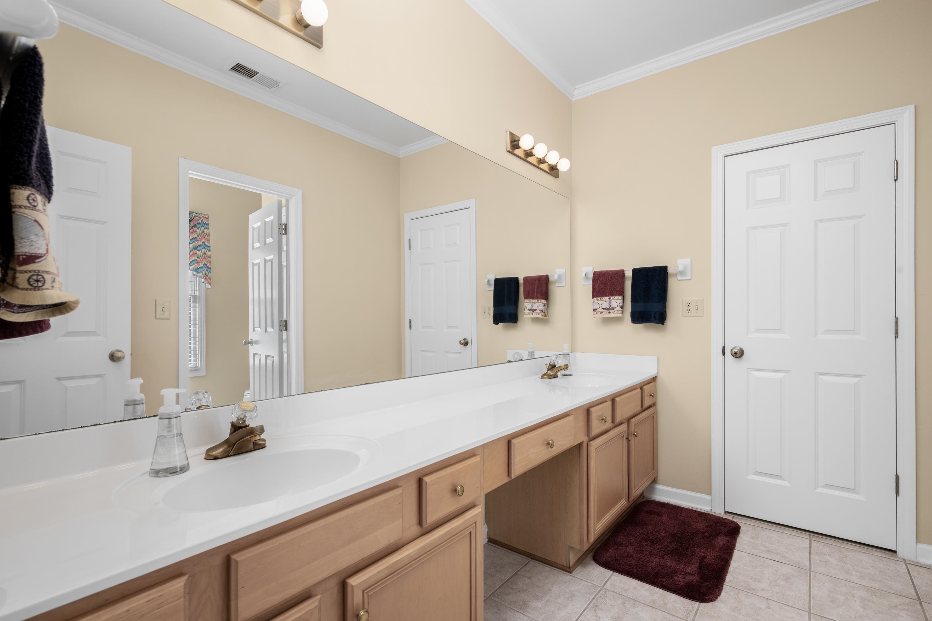 192 N WHITE STATION RD