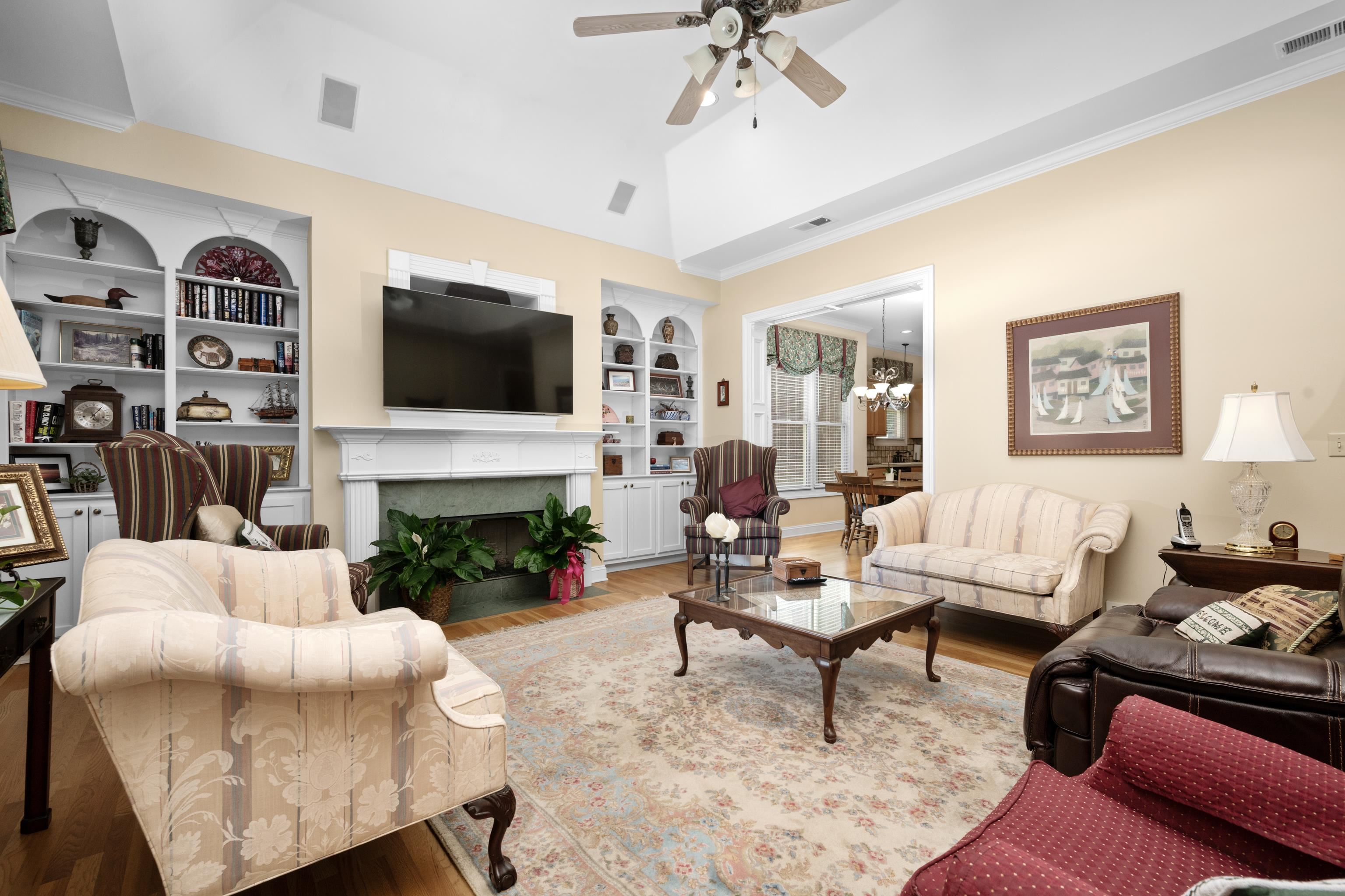 192 N WHITE STATION RD