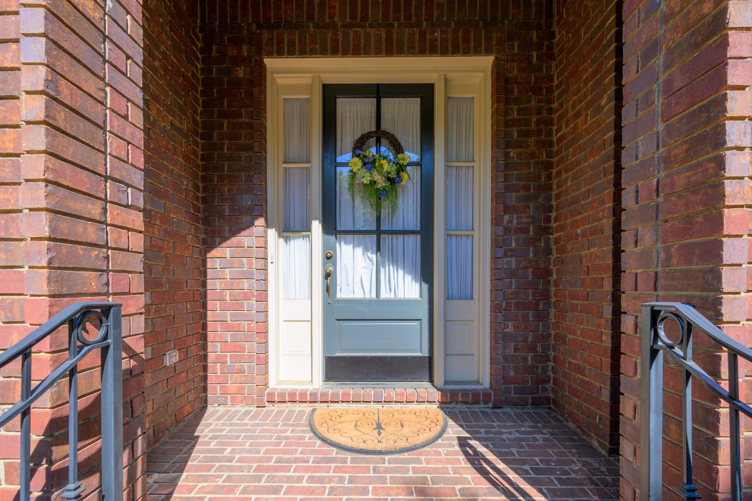 192 N WHITE STATION RD