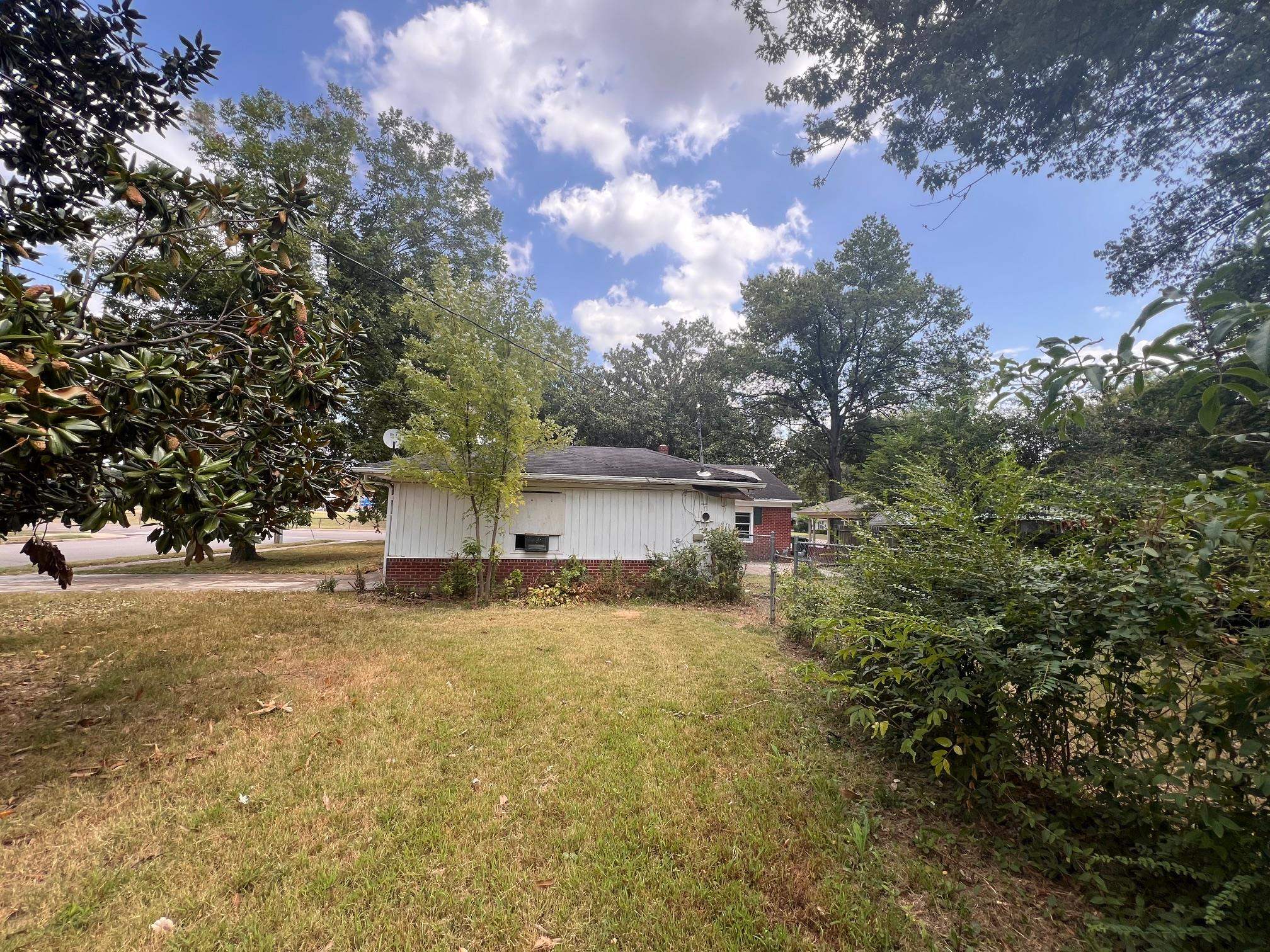 1405 COLONIAL RD