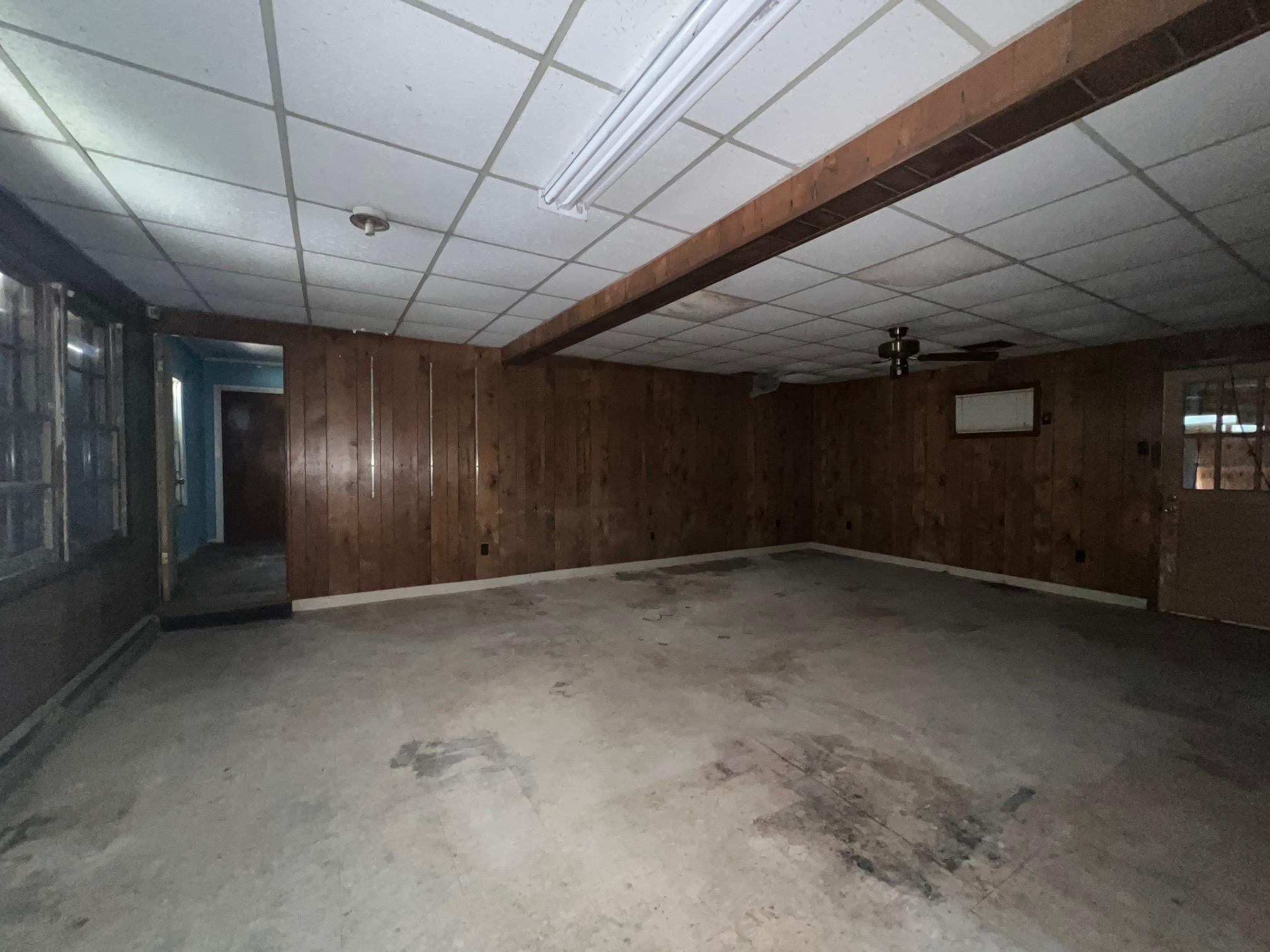1405 COLONIAL RD