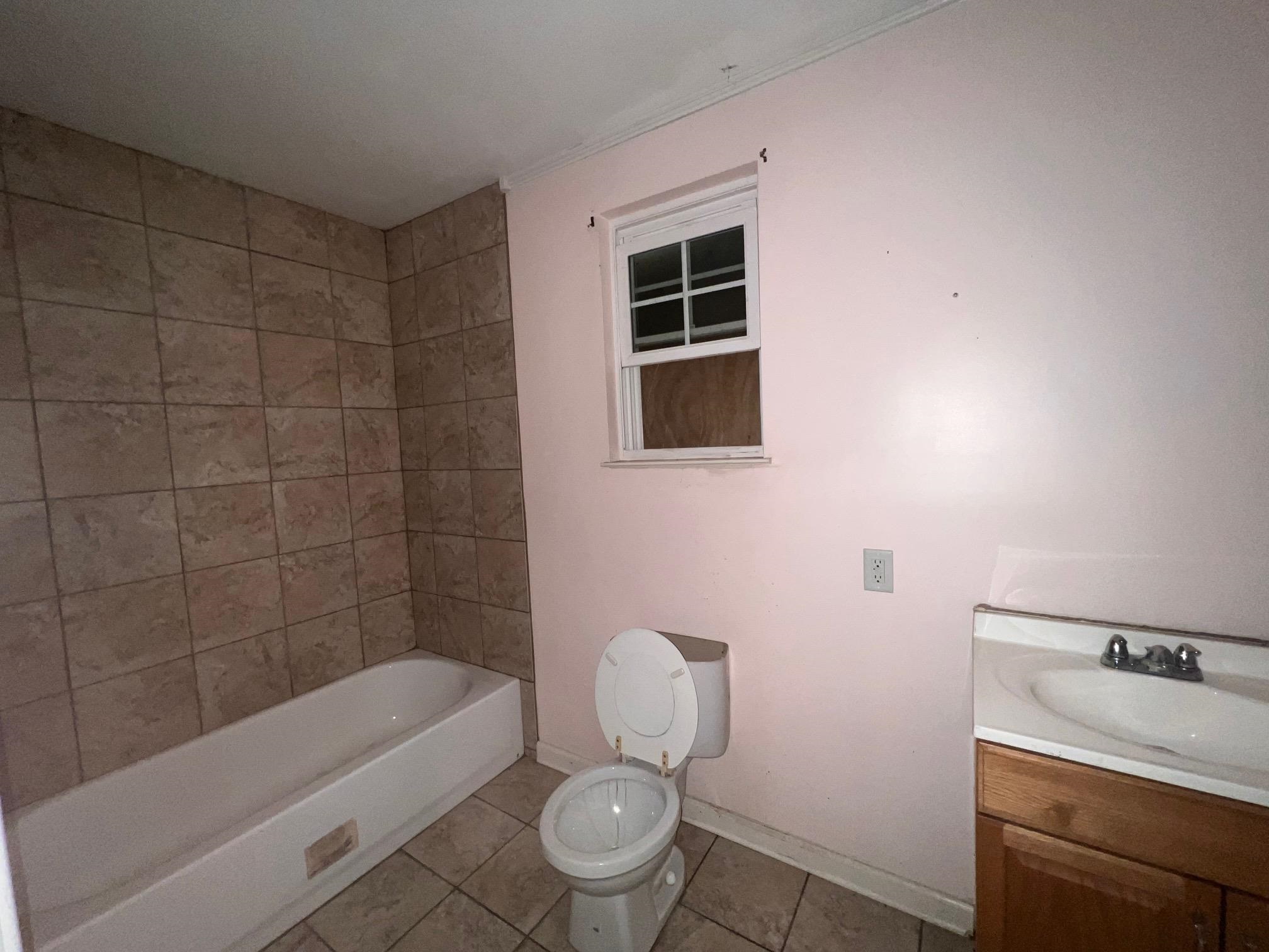 1405 COLONIAL RD