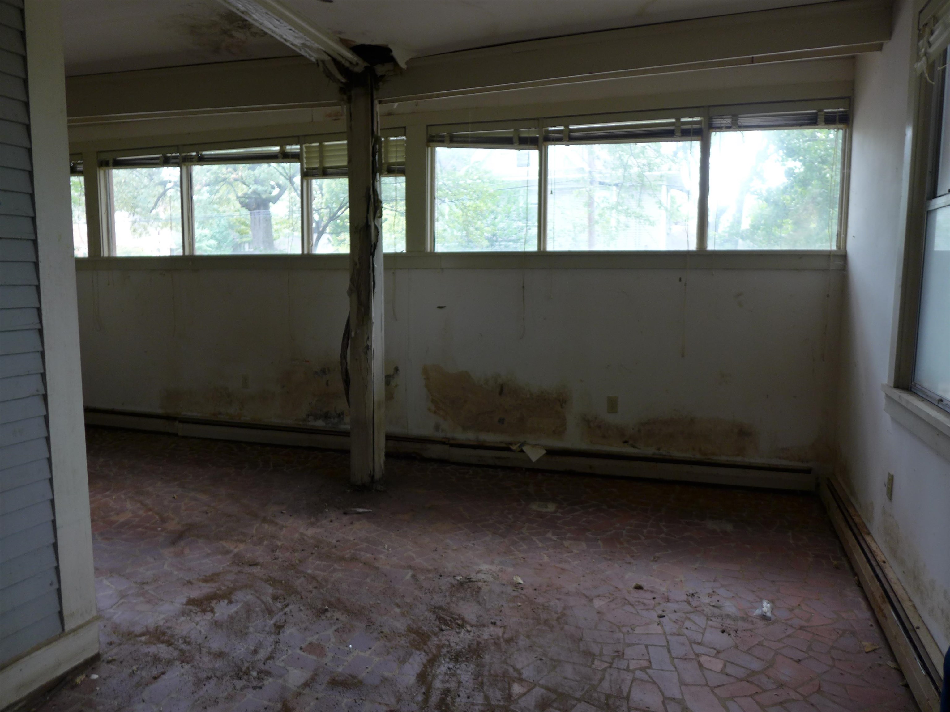 1792 FOREST AVE Unit: 1, 2 & 3