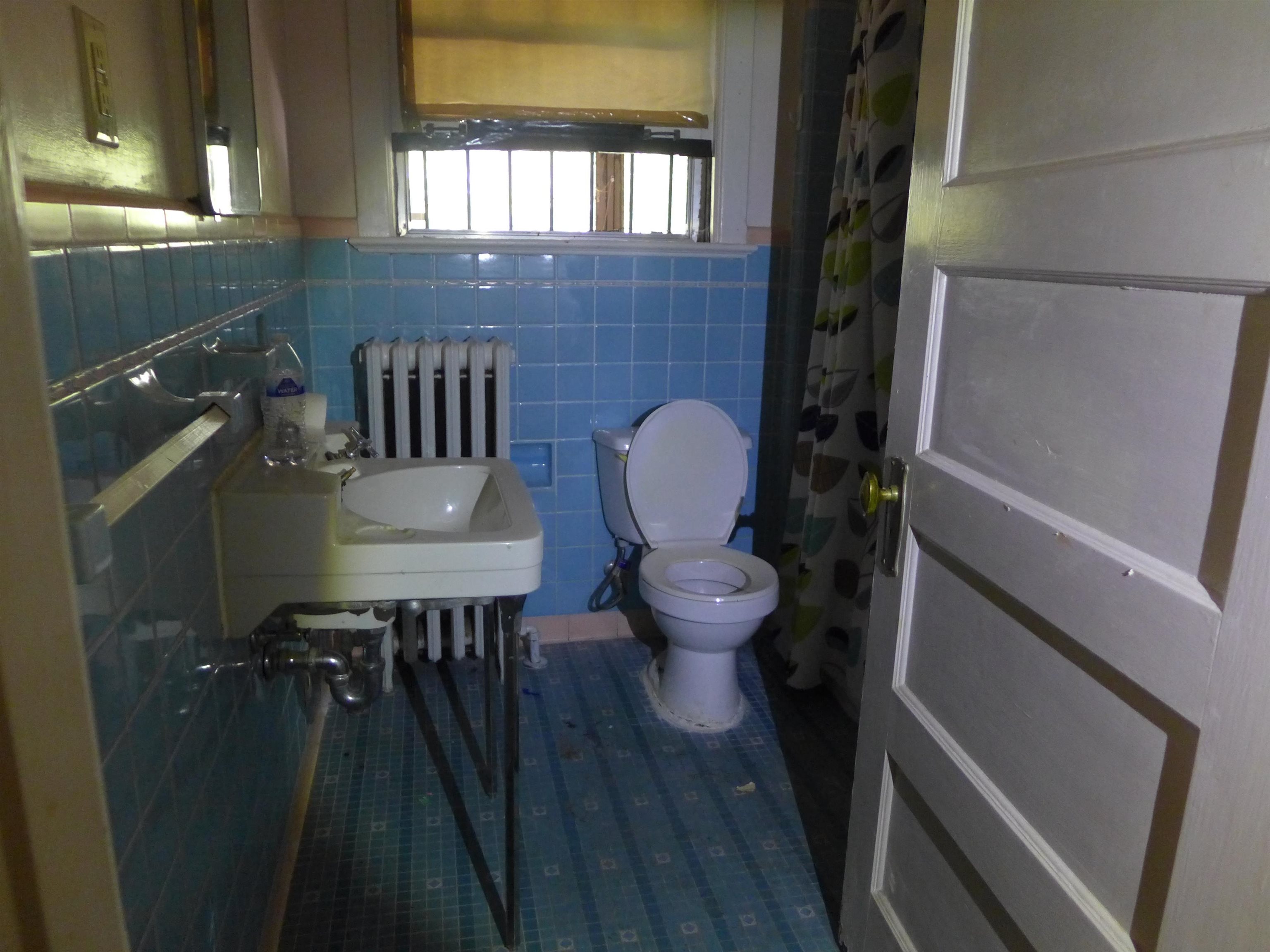 1792 FOREST AVE Unit: 1, 2 & 3