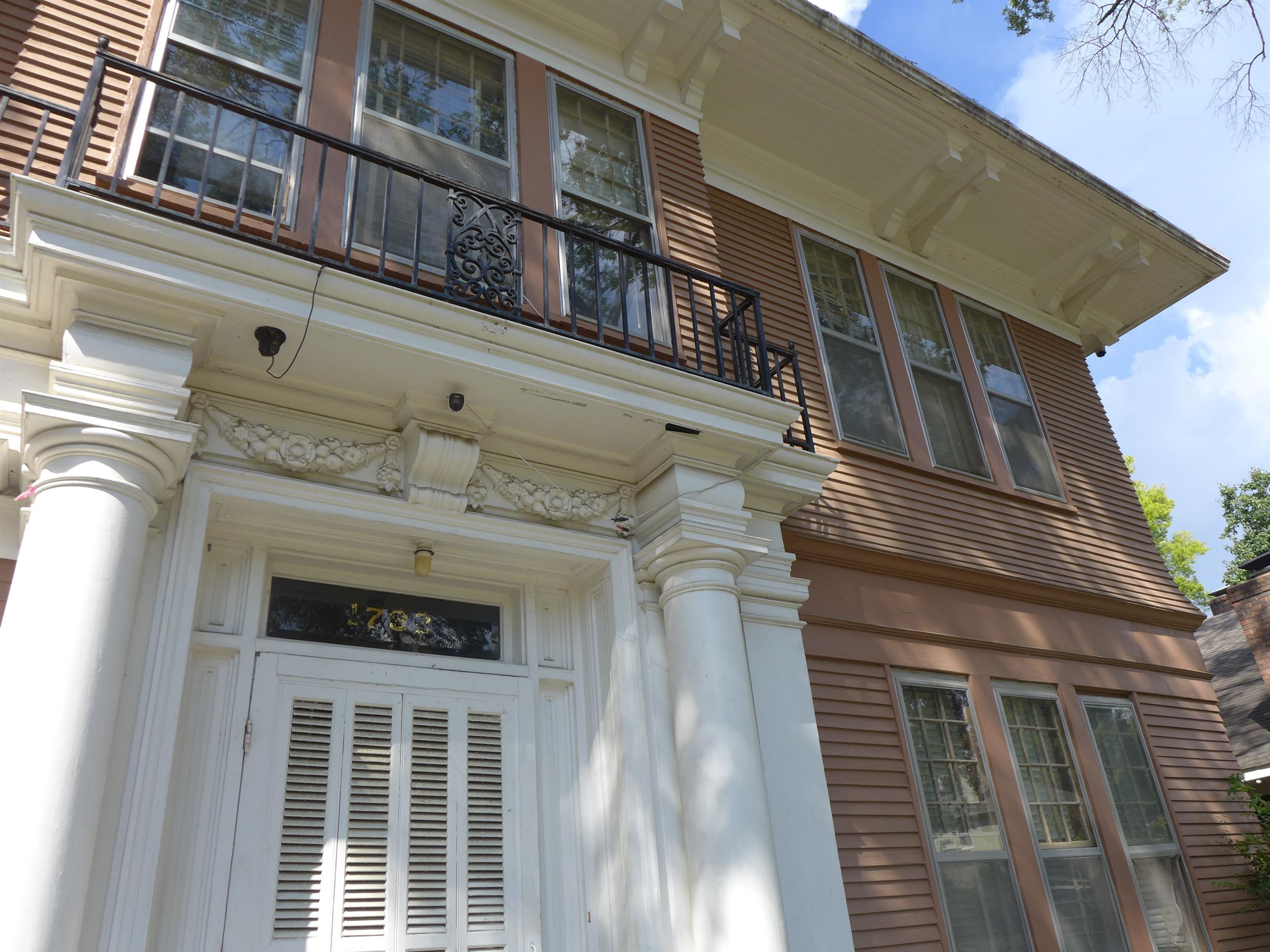 1792 FOREST AVE Unit: 1, 2 & 3