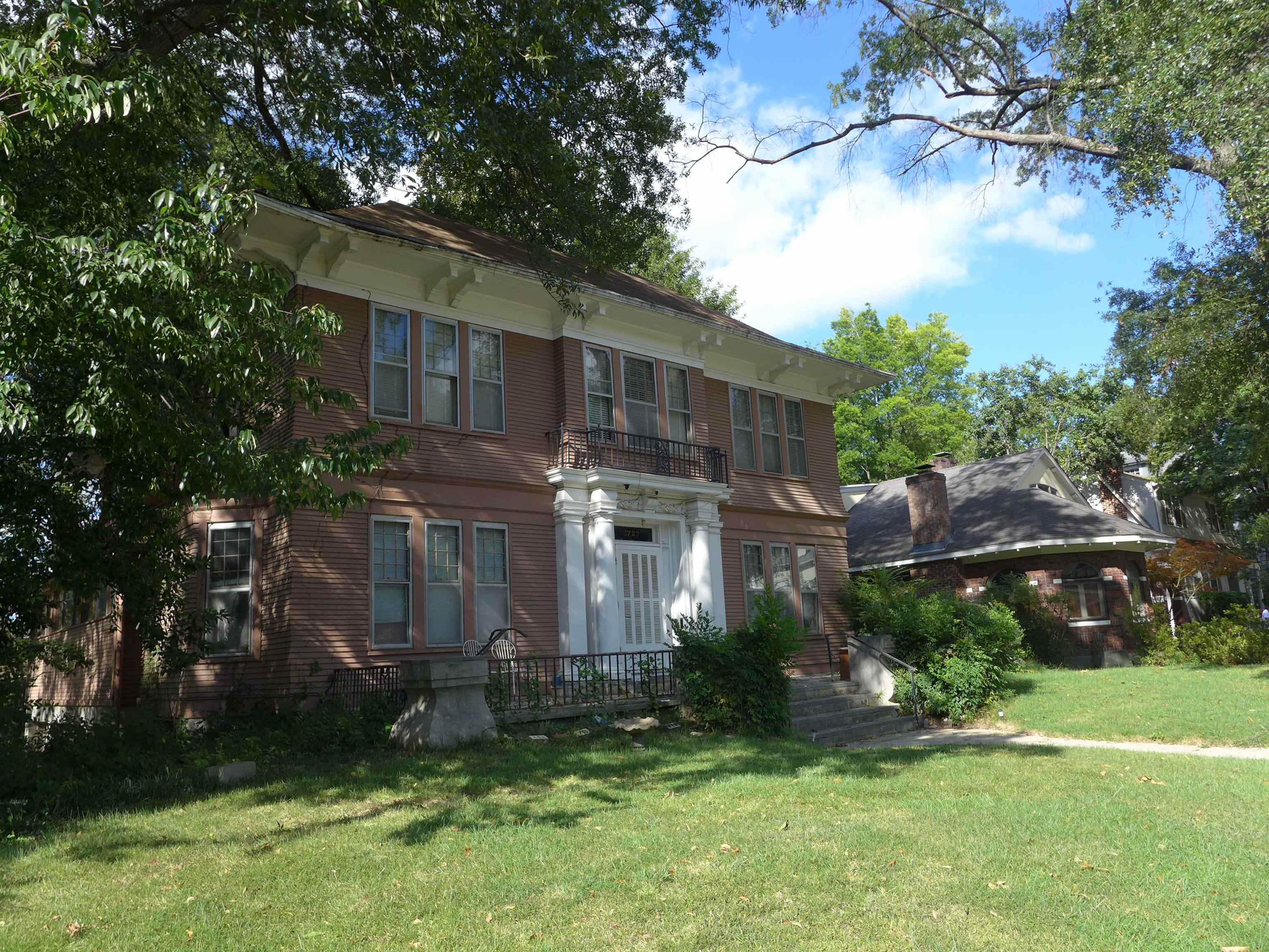 1792 FOREST AVE Unit: 1, 2 & 3