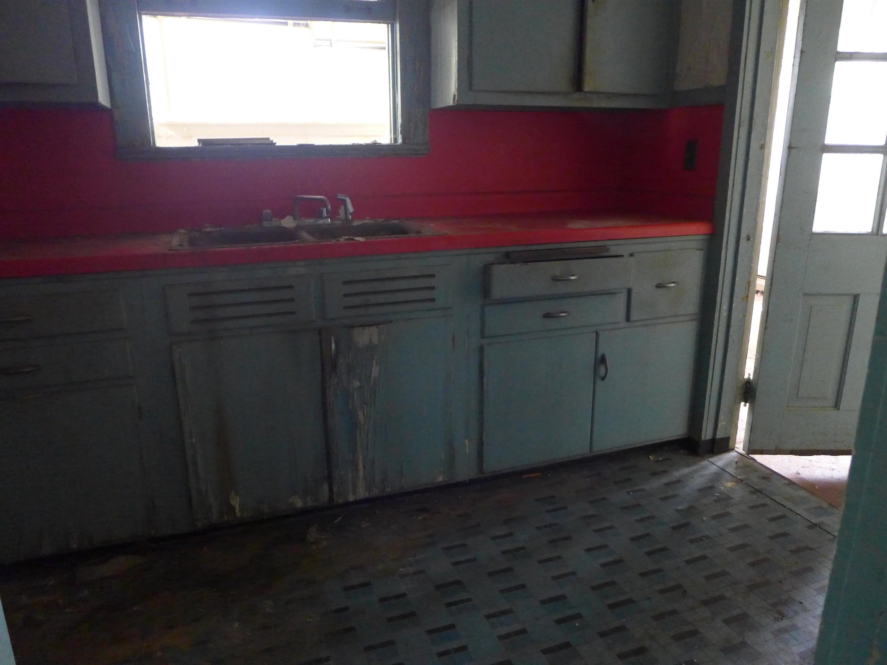 1792 FOREST AVE Unit: 1, 2 & 3