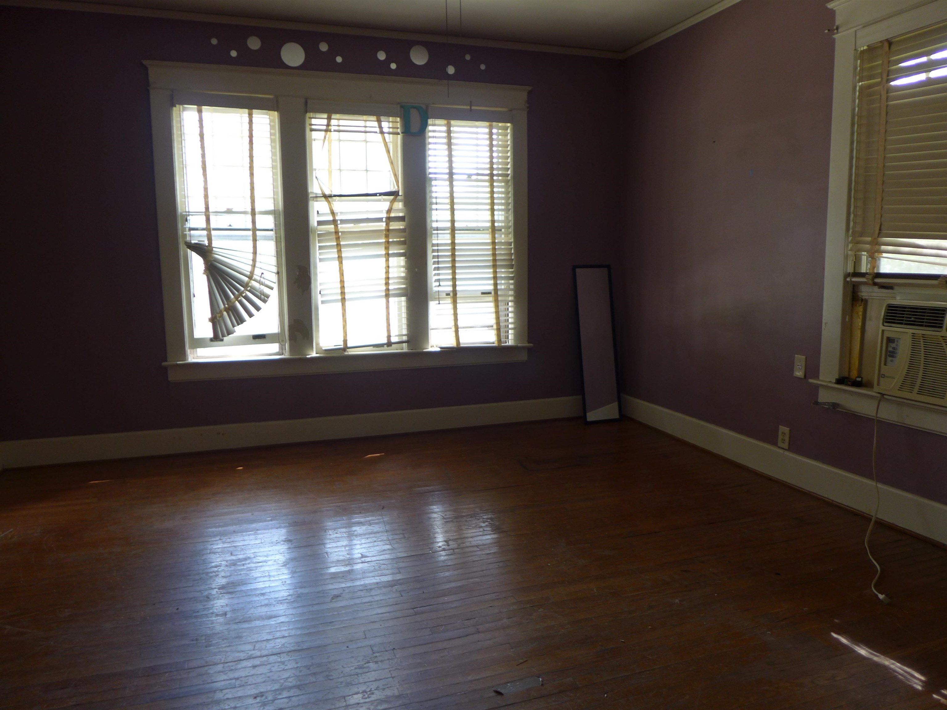 1792 FOREST AVE Unit: 1, 2 & 3