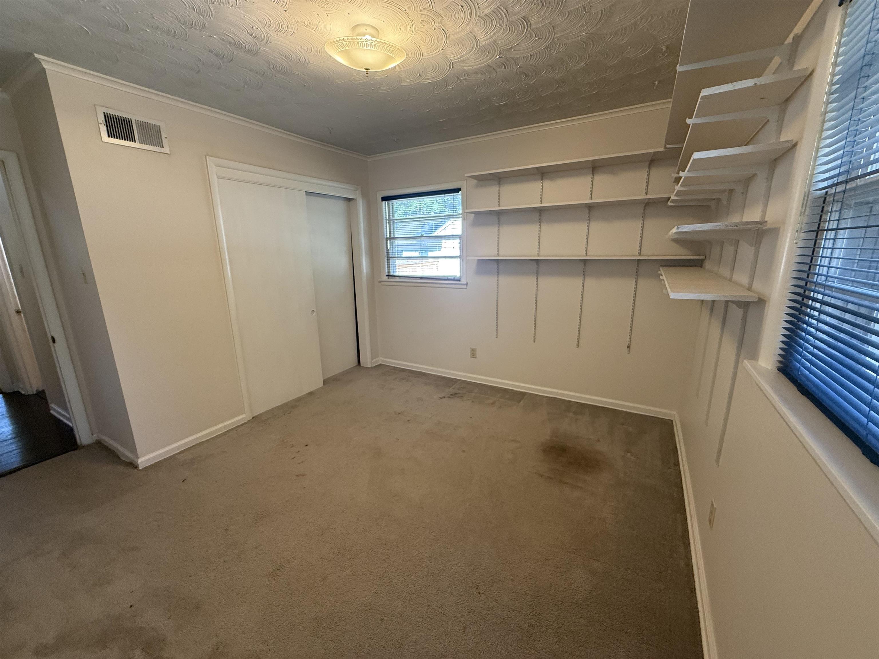 365 LEONORA DR