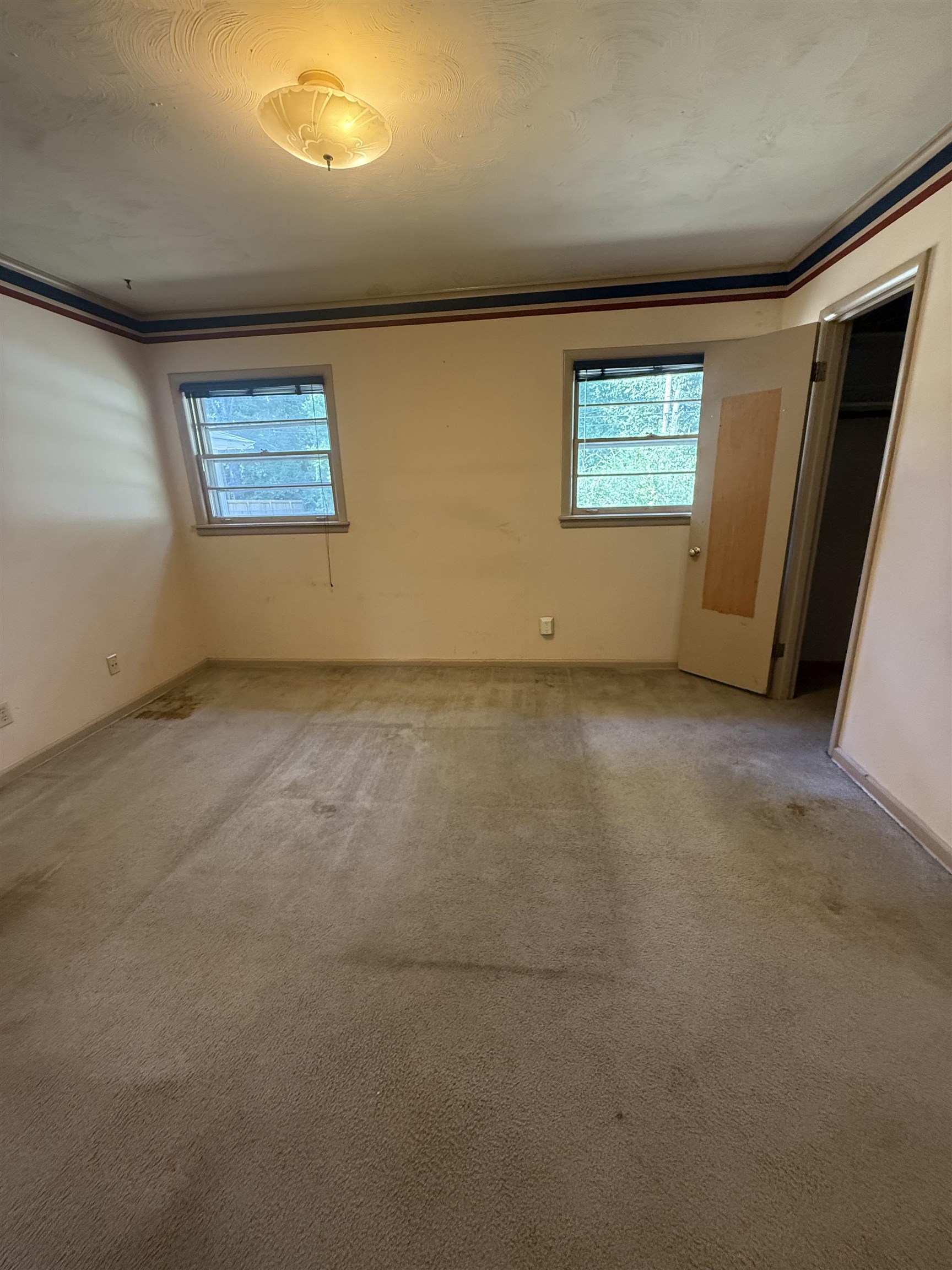 365 LEONORA DR