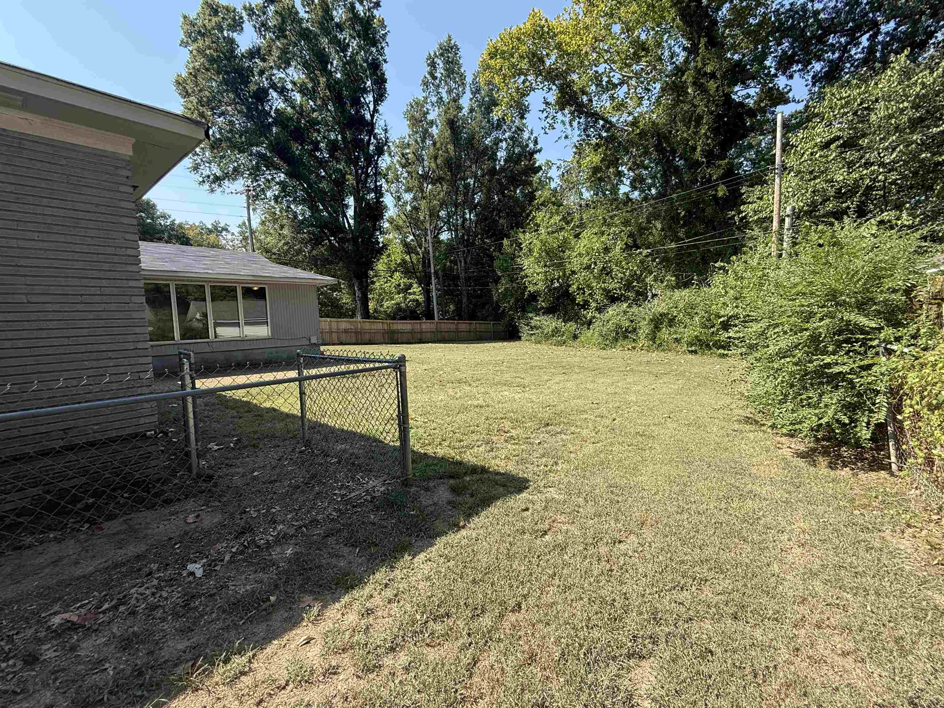 365 LEONORA DR