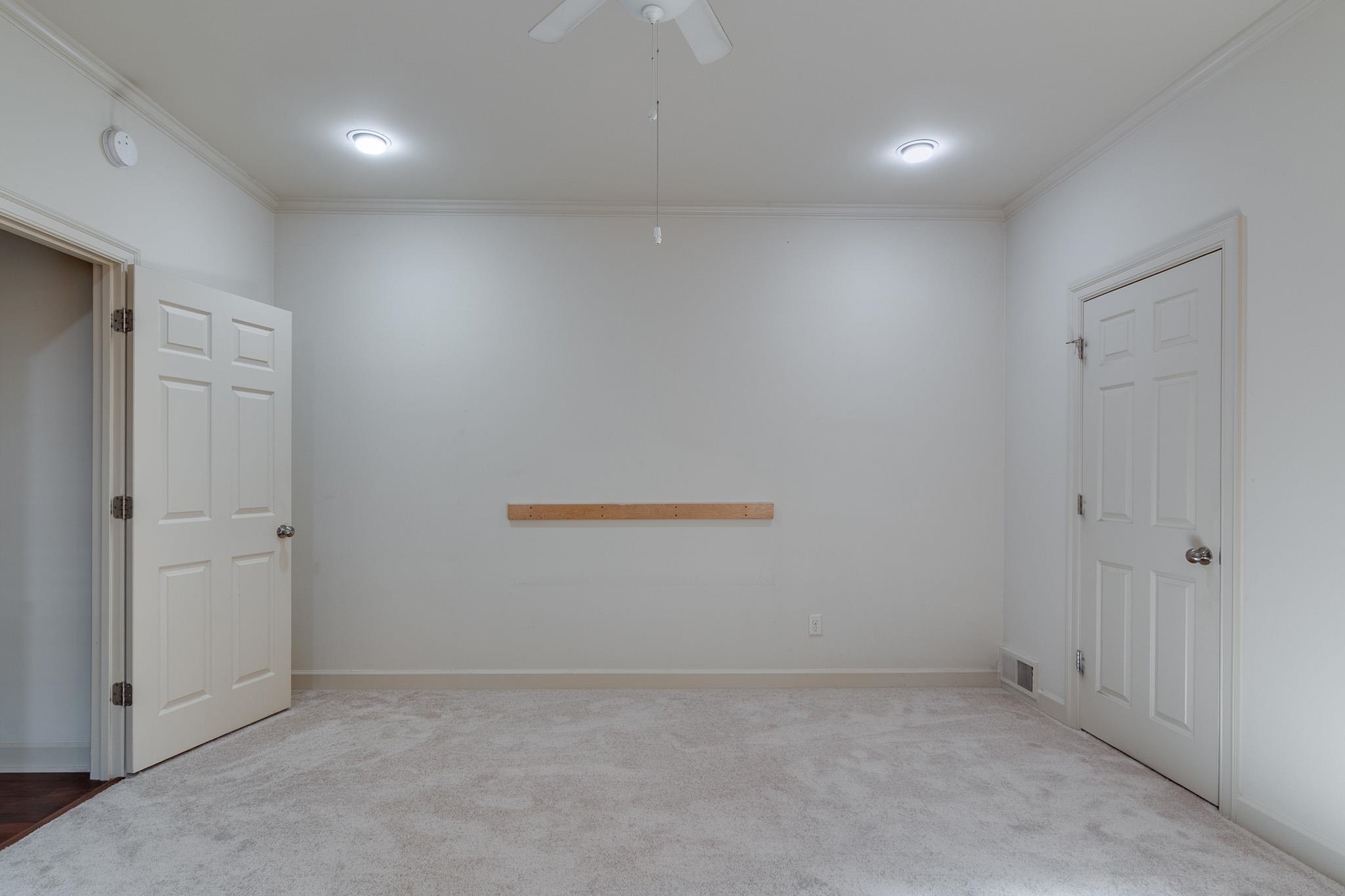 1516 GRANVILLE LN